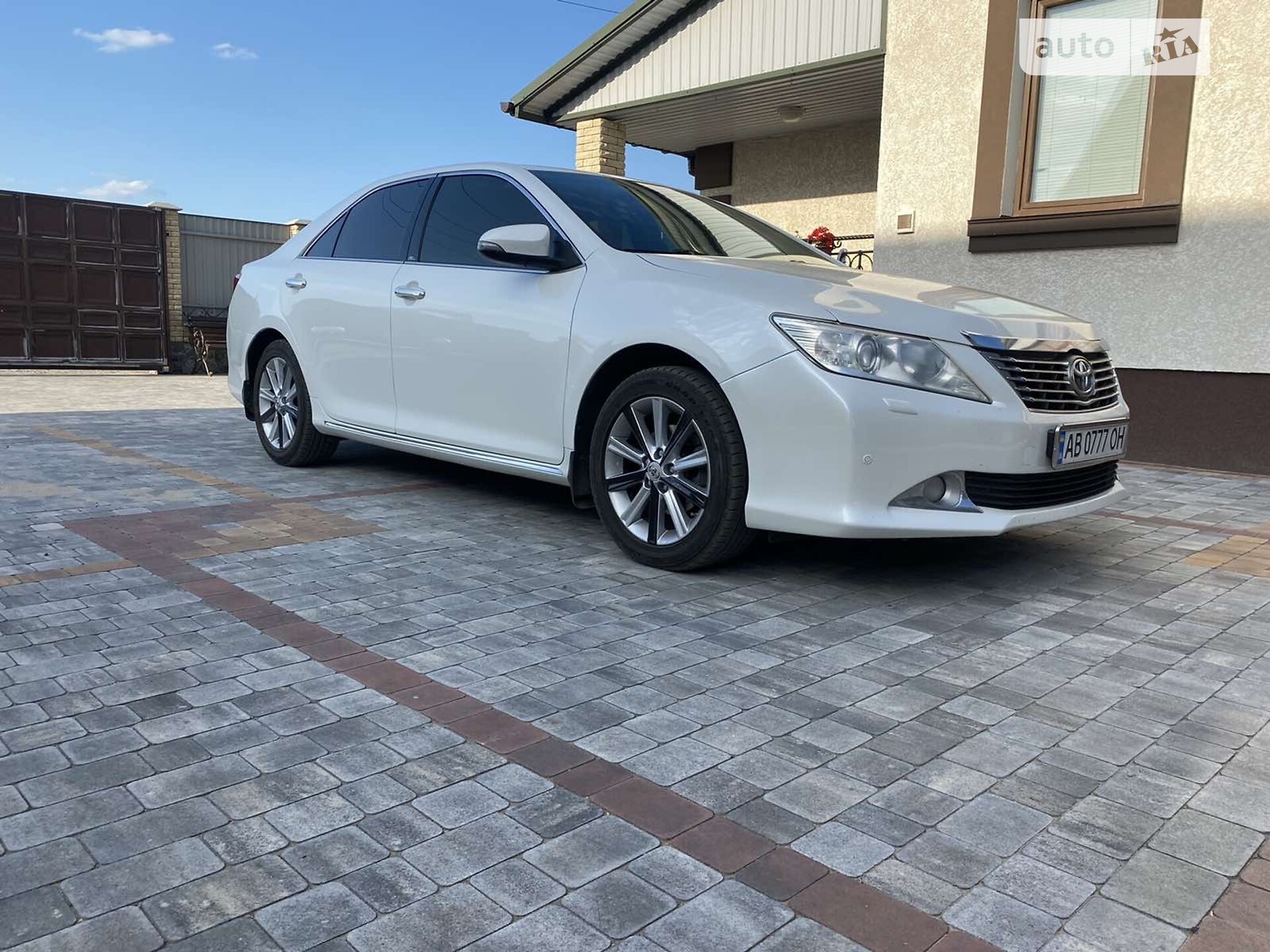 TOYOTA CAMRY