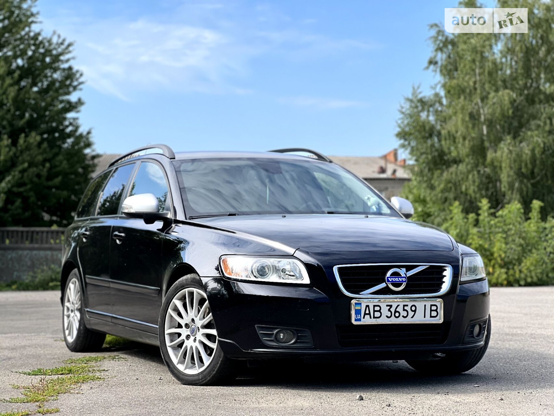 Головне фото звіту автомобіля VOLVO V50 2010
