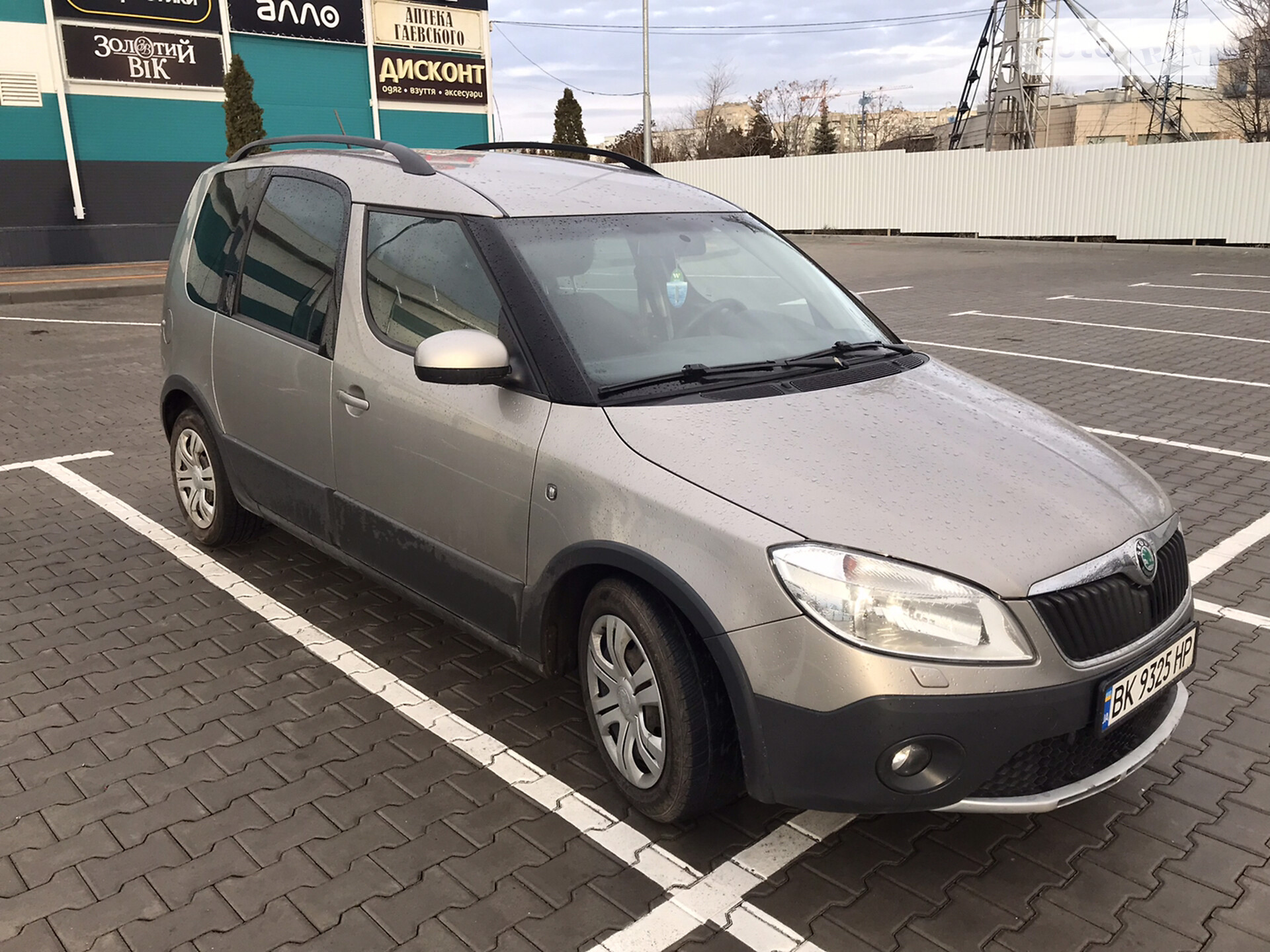 SKODA ROOMSTER 2012
