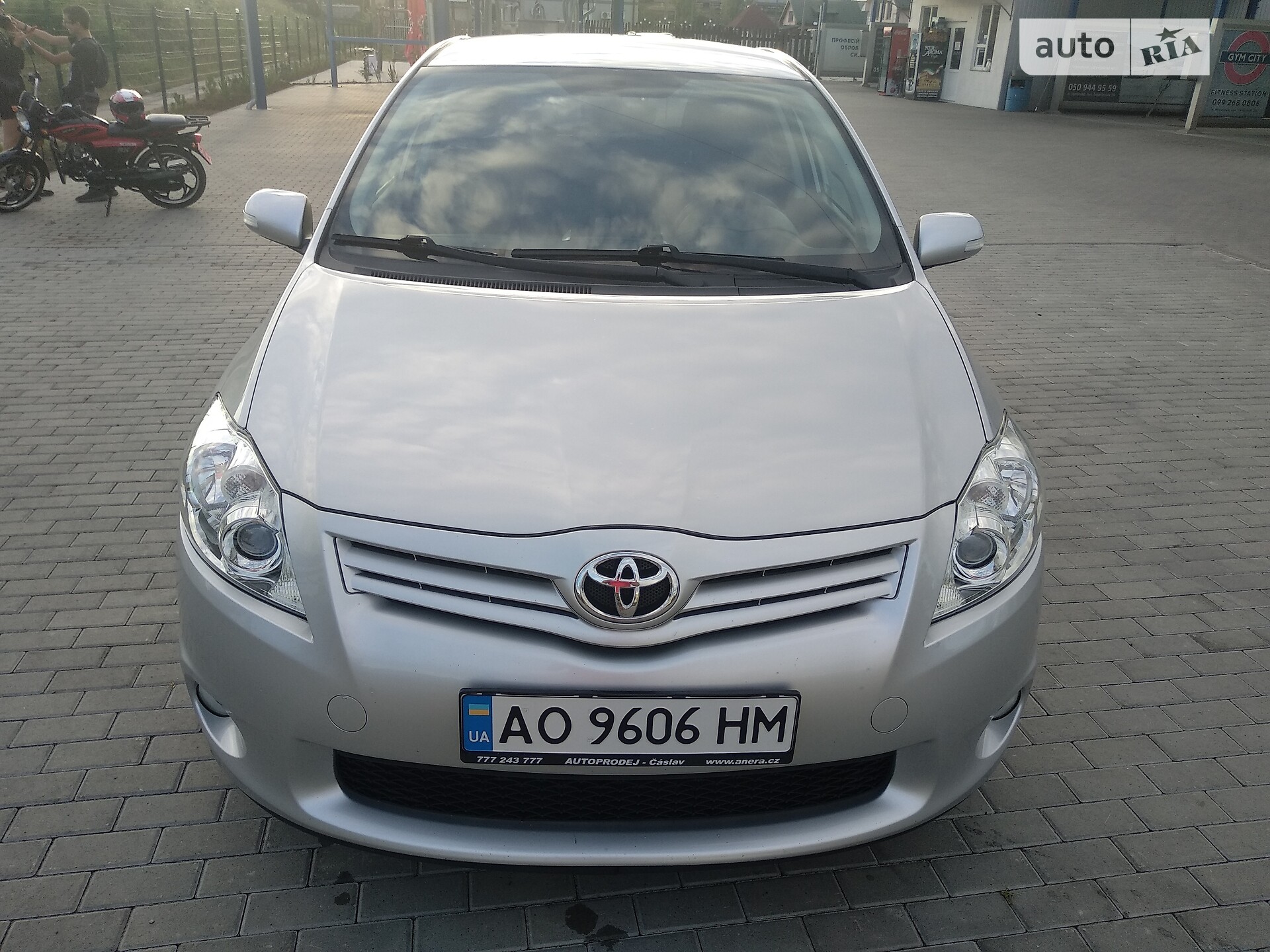 TOYOTA AURIS 2012