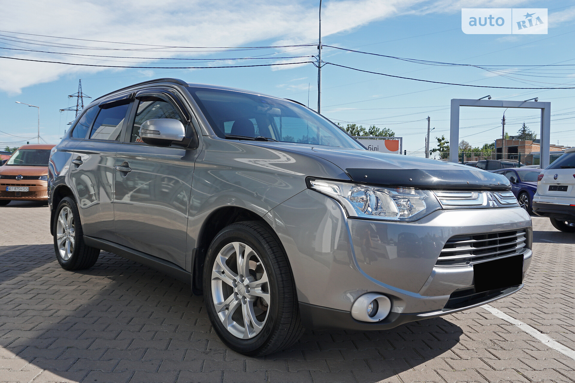 Головне фото звіту автомобіля MITSUBISHI OUTLANDER 2013