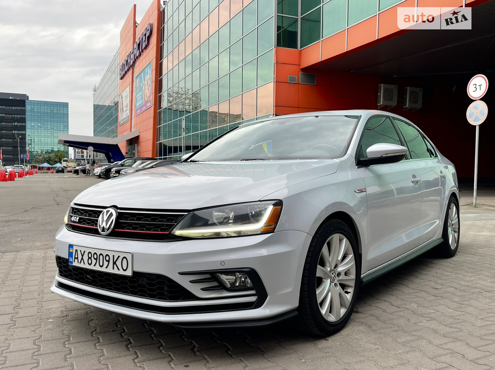 VOLKSWAGEN JETTA 2017