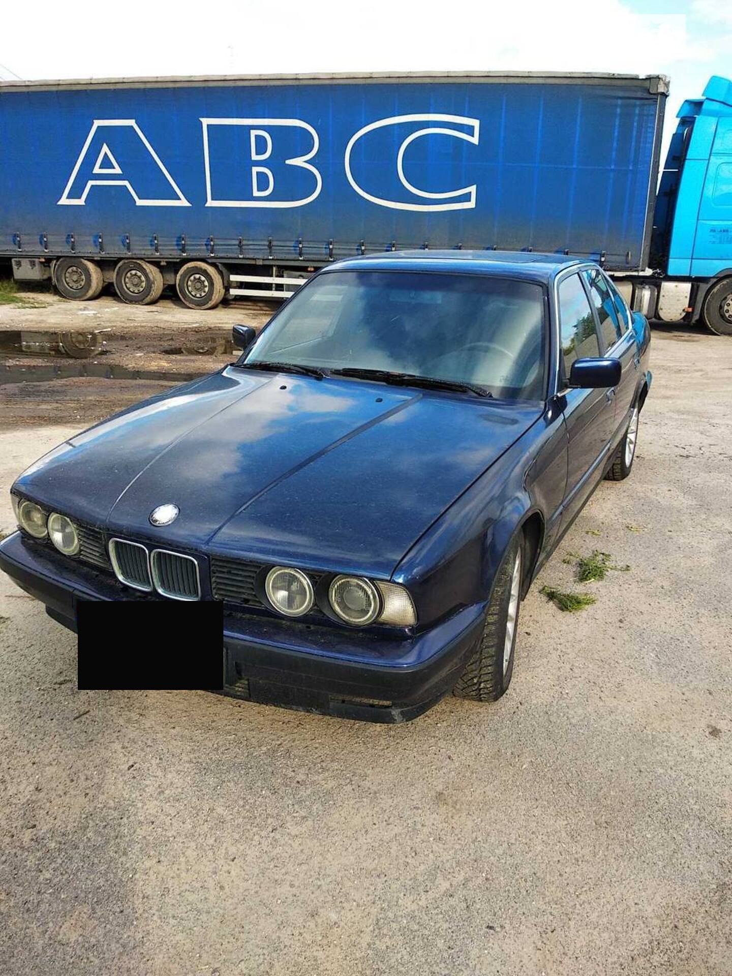 Головне фото звіту автомобіля BMW 520 1990