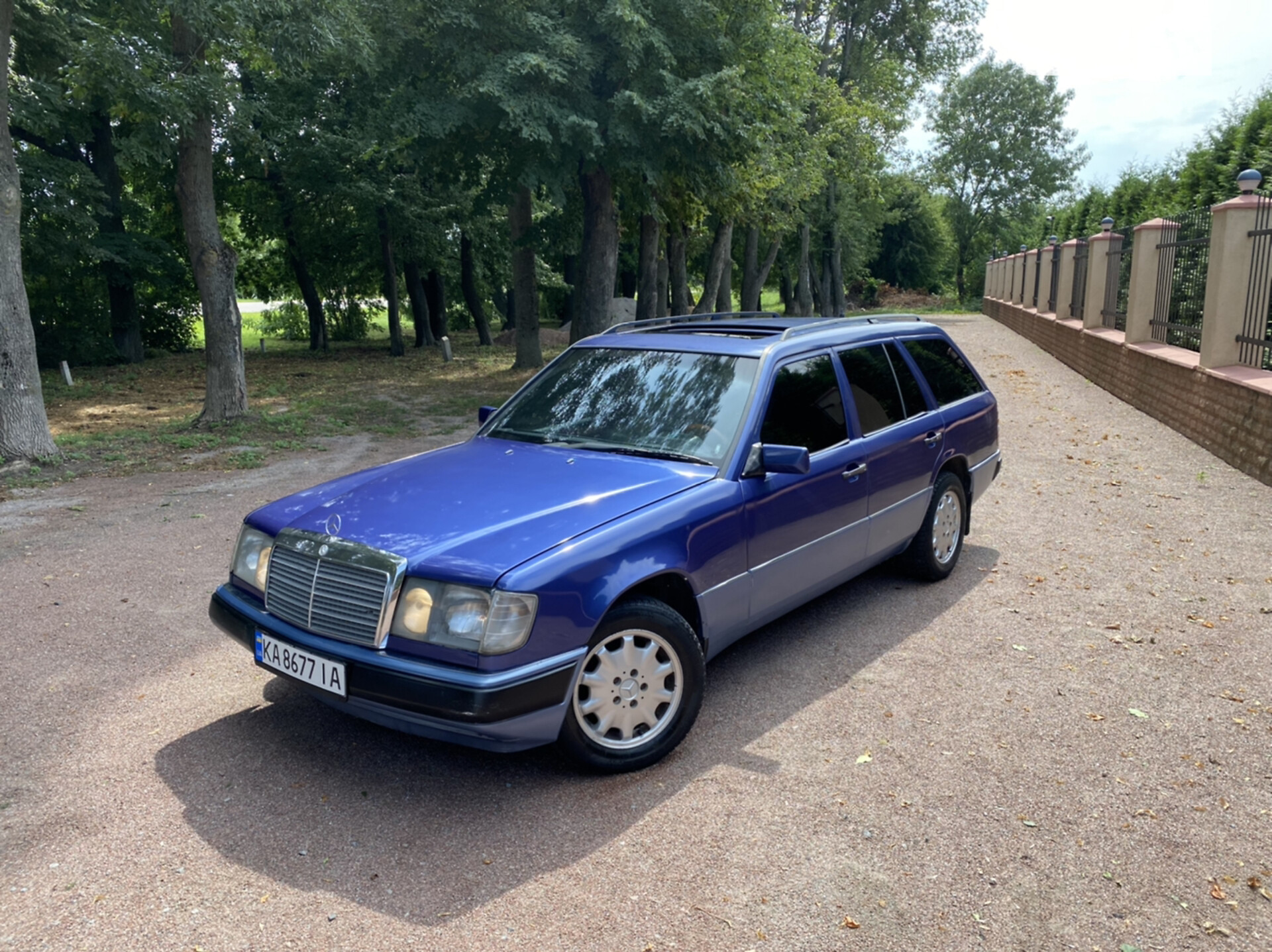 MERCEDES-BENZ 250 D 1992
