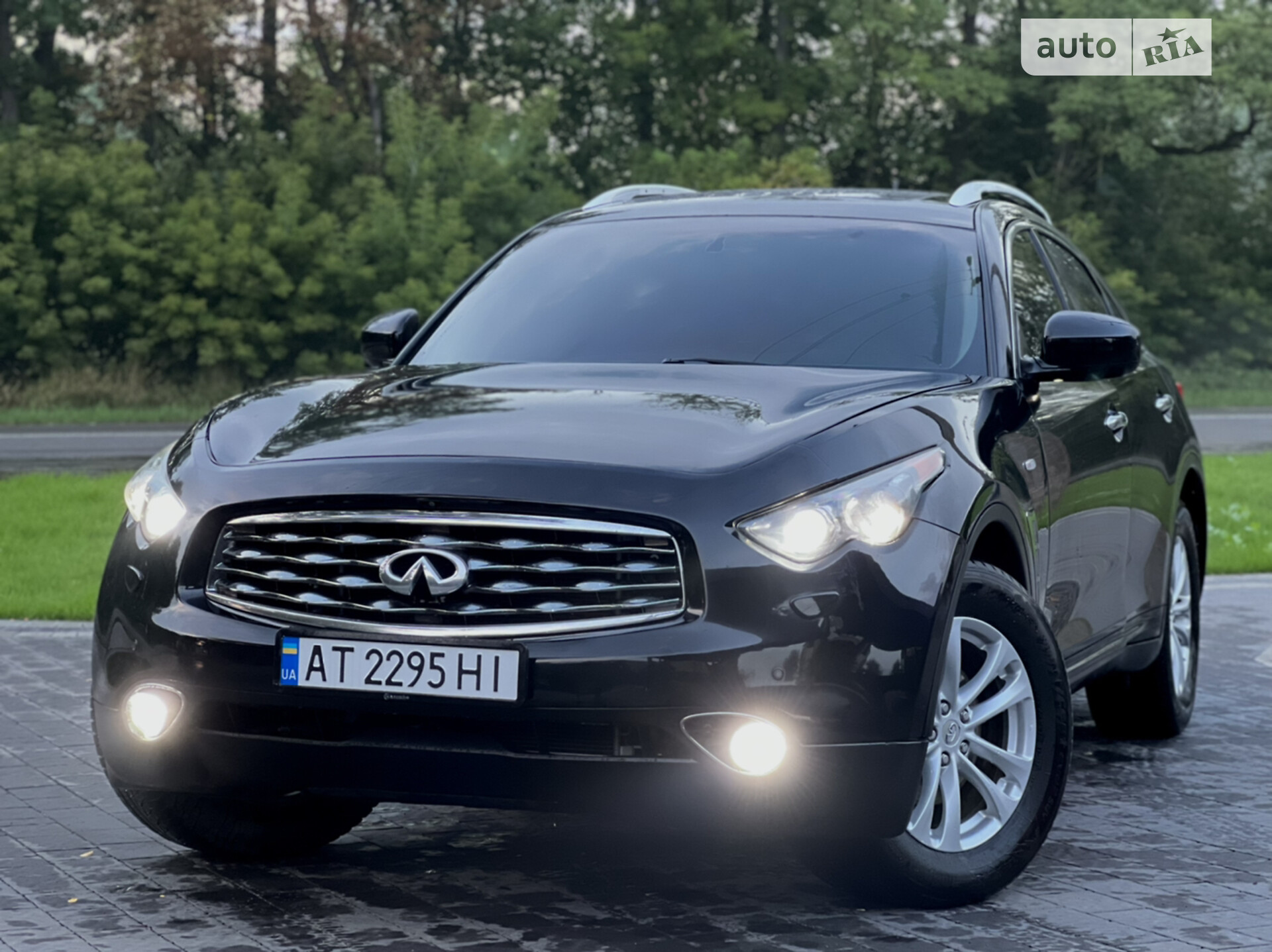 Головне фото звіту автомобіля INFINITI FX35 2010