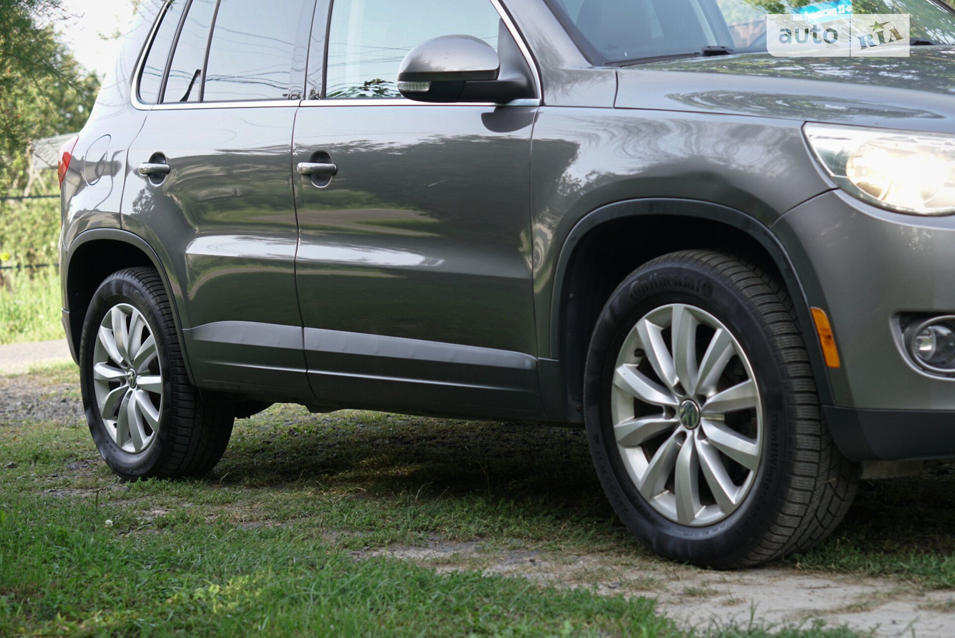 VOLKSWAGEN TIGUAN 2011