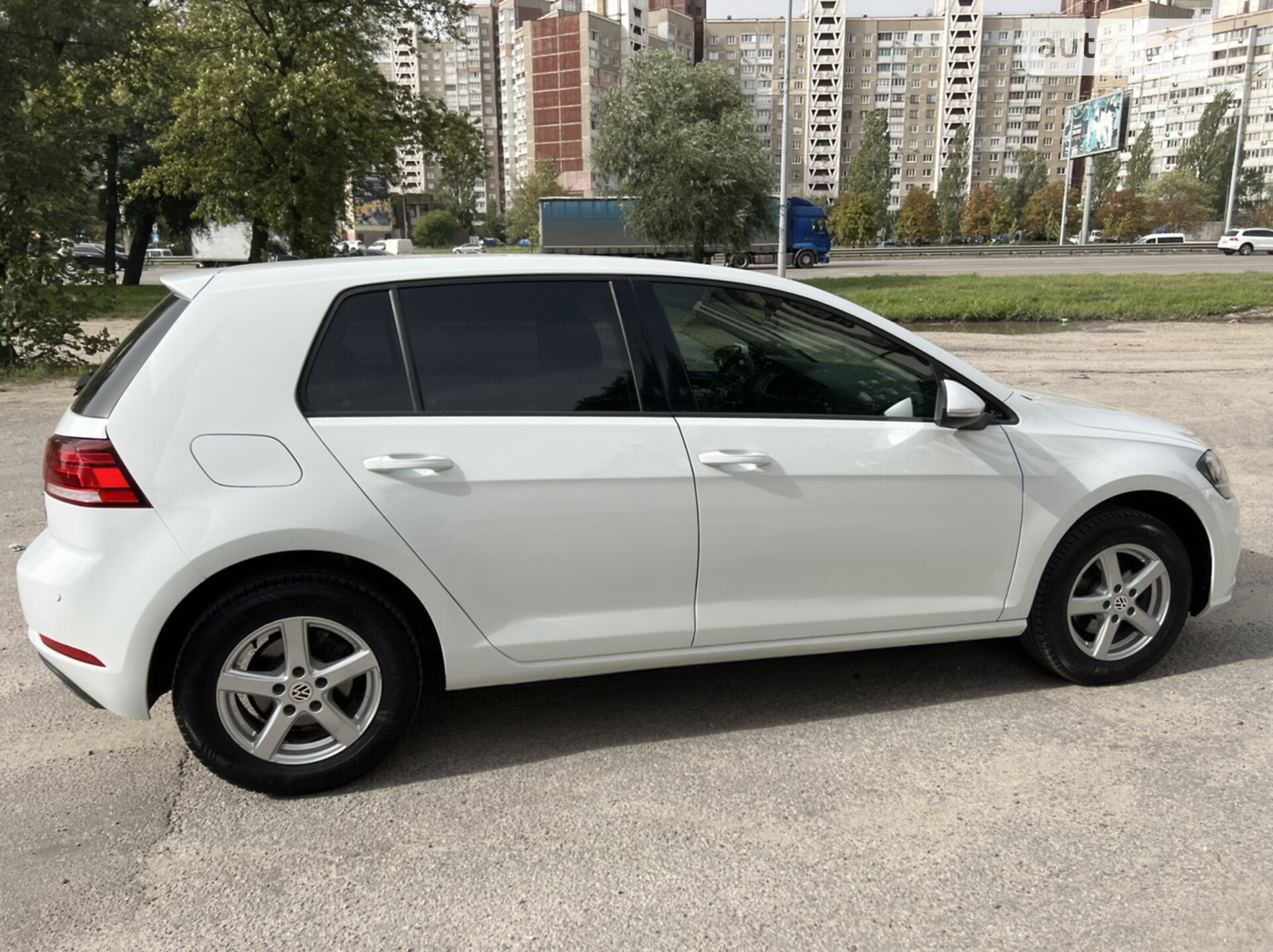 VOLKSWAGEN GOLF 2017