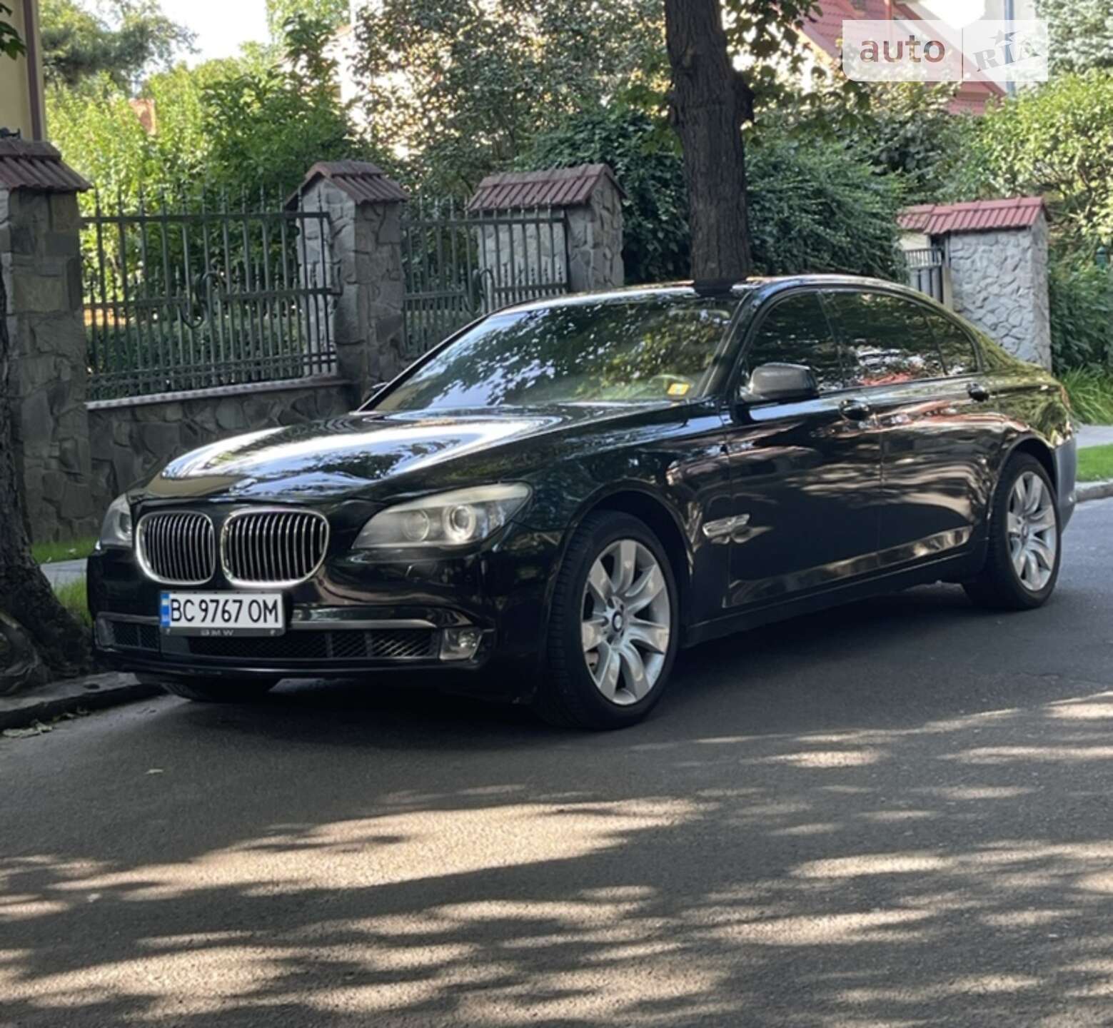 Головне фото звіту автомобіля BMW 730 2011