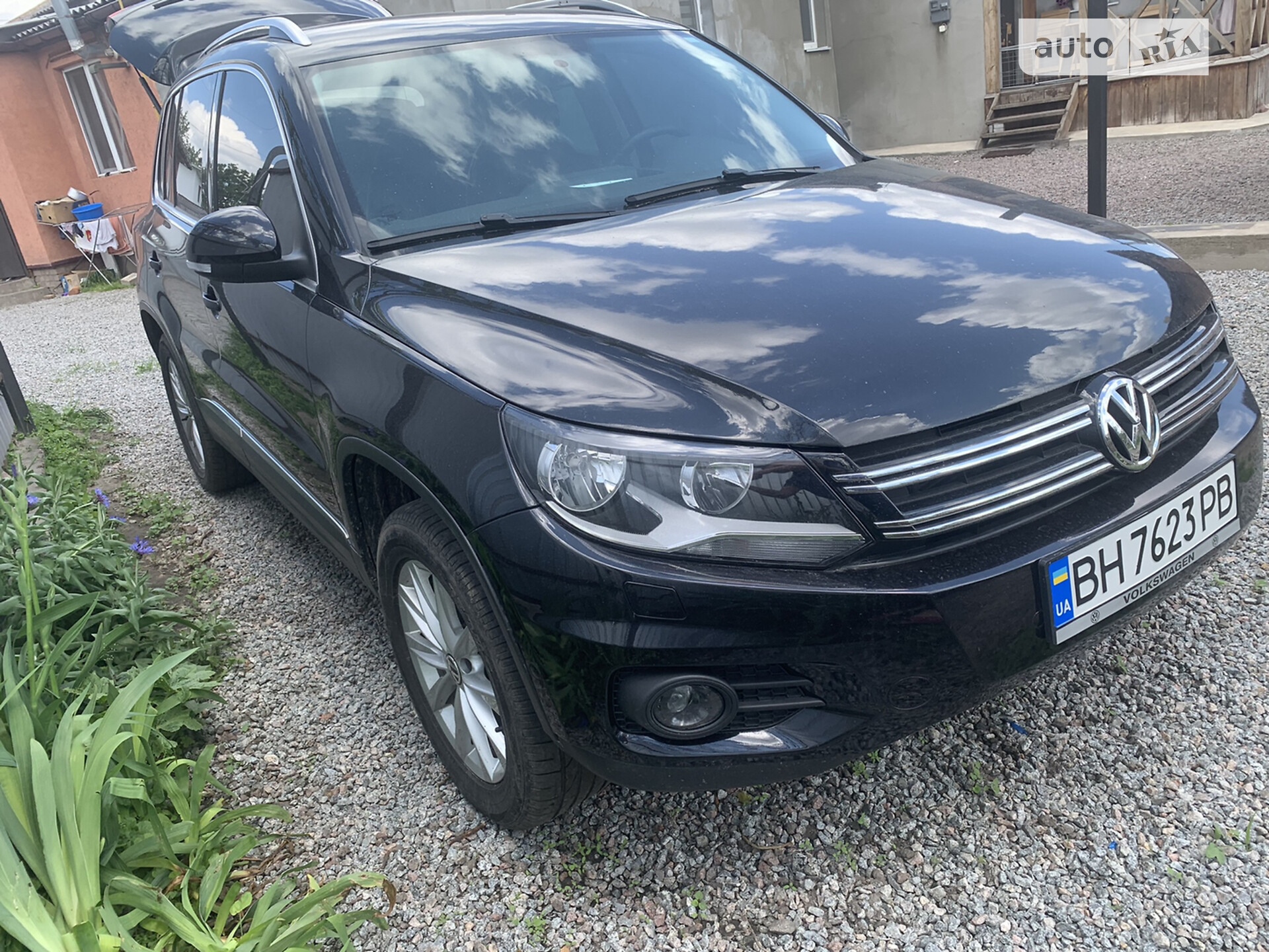 VOLKSWAGEN TIGUAN 2012
