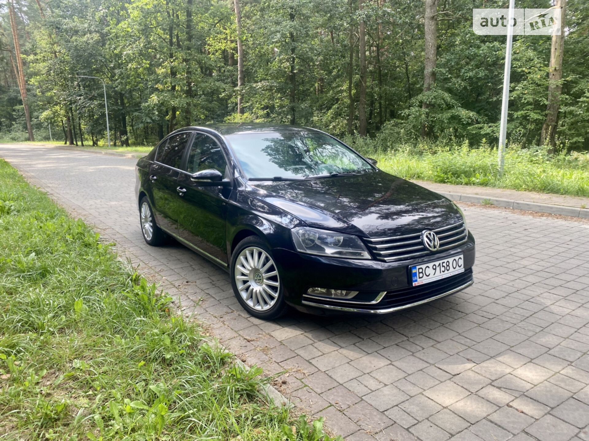 VOLKSWAGEN PASSAT 2011