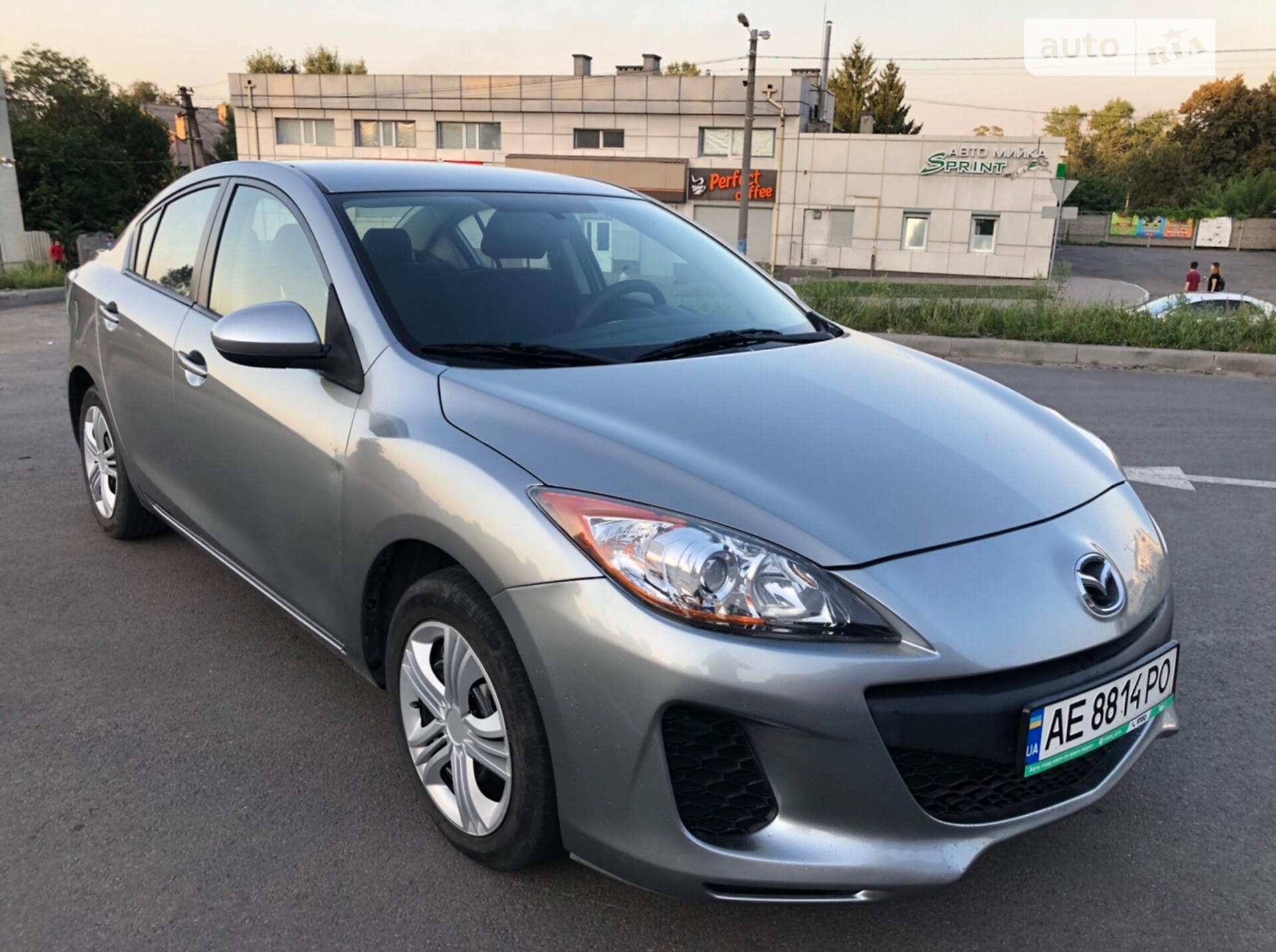 MAZDA 3 2011