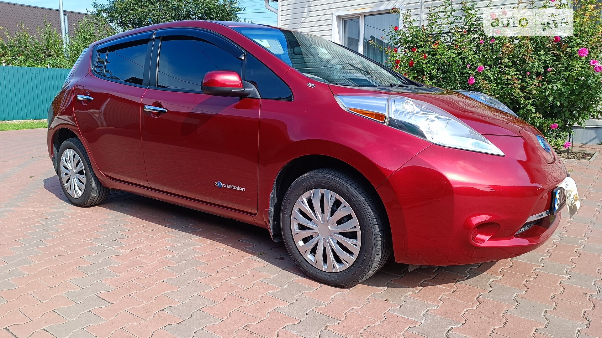 NISSAN LEAF