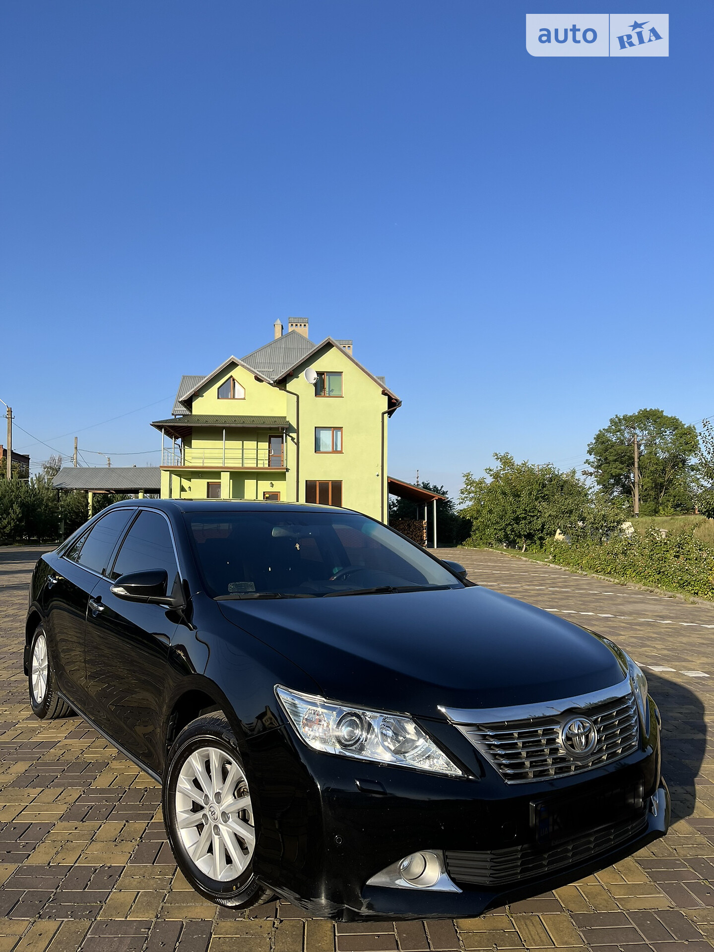 TOYOTA CAMRY