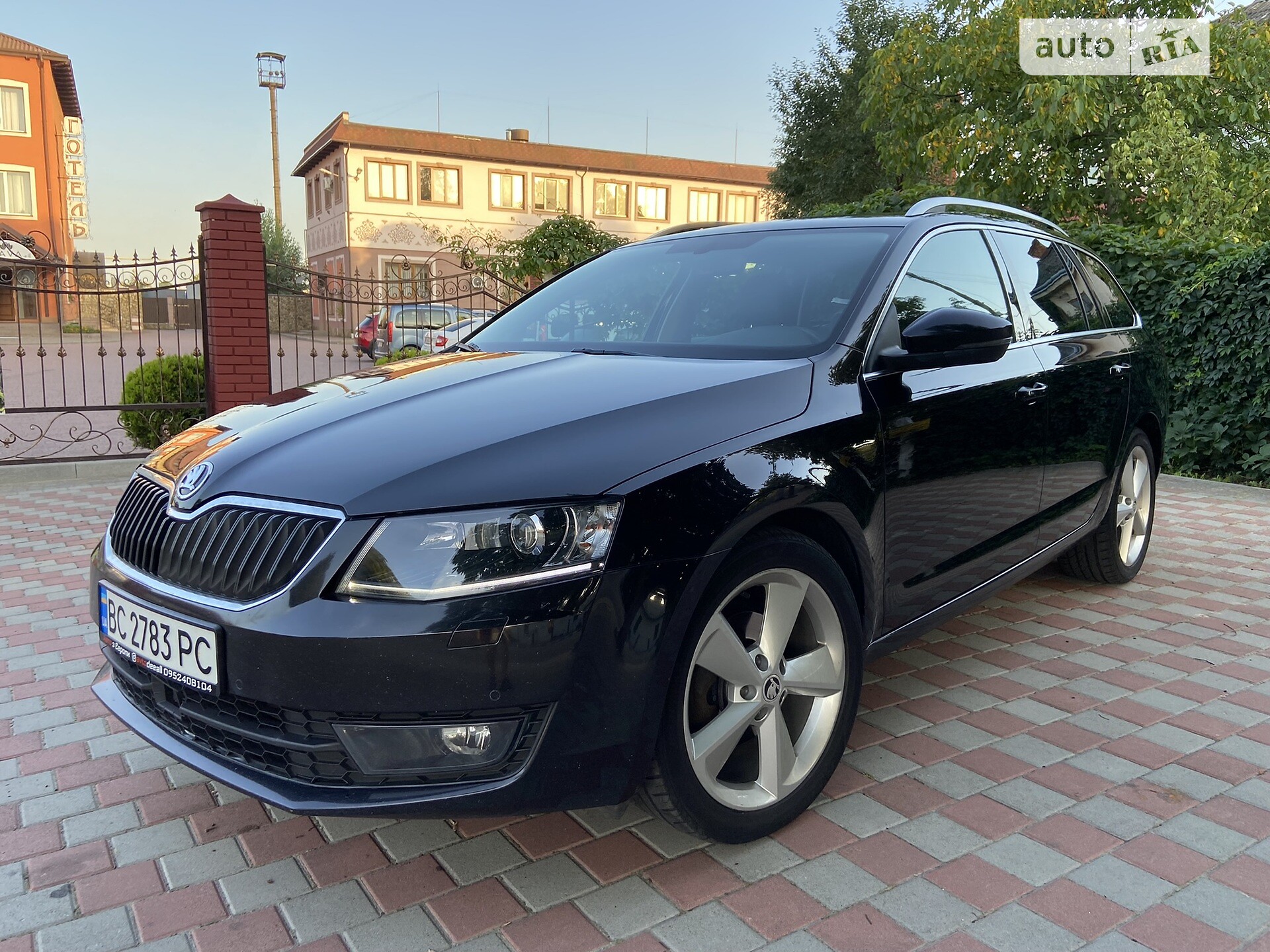 Головне фото звіту автомобіля SKODA OCTAVIA 2016