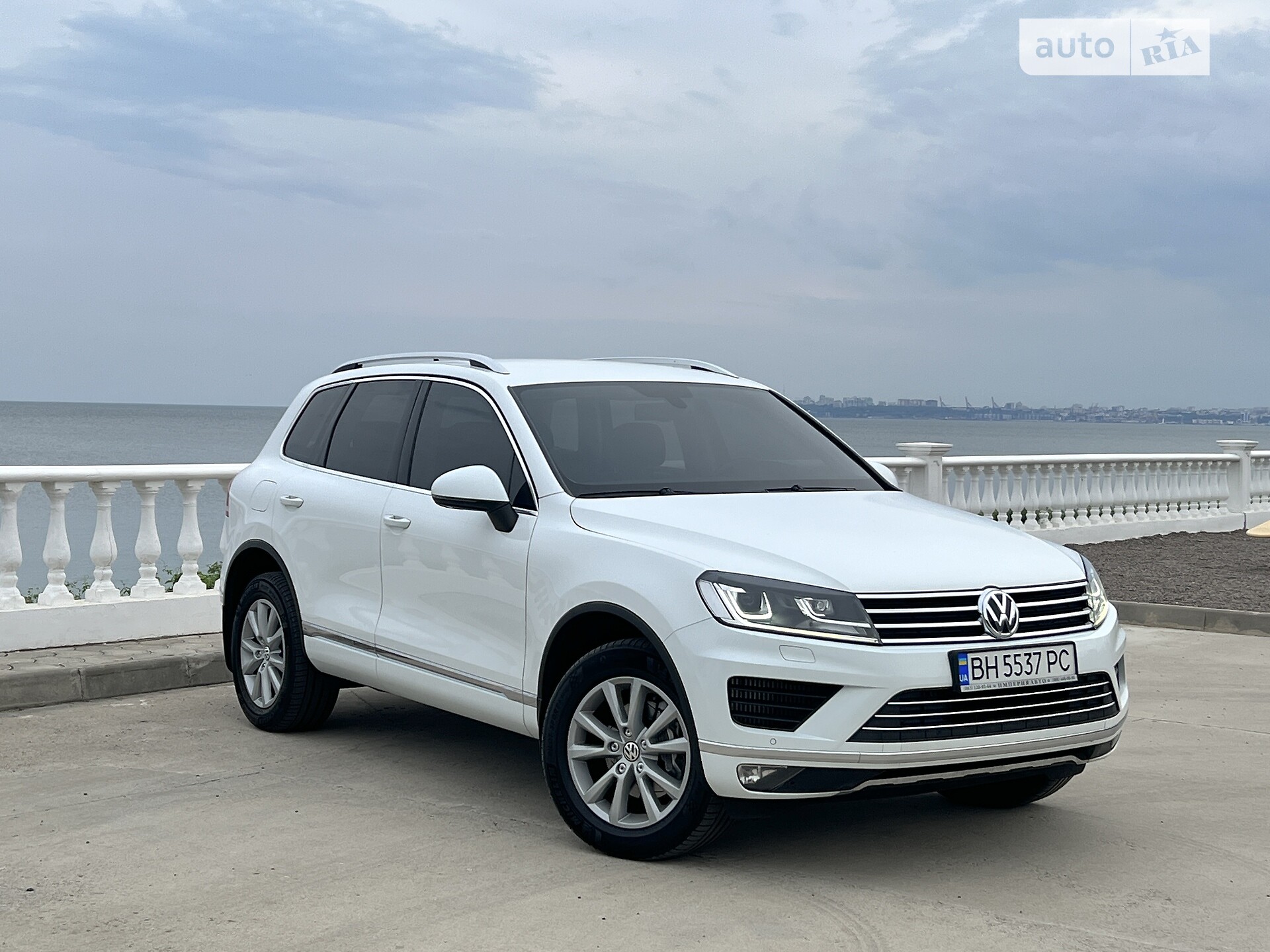 VOLKSWAGEN TOUAREG 2016