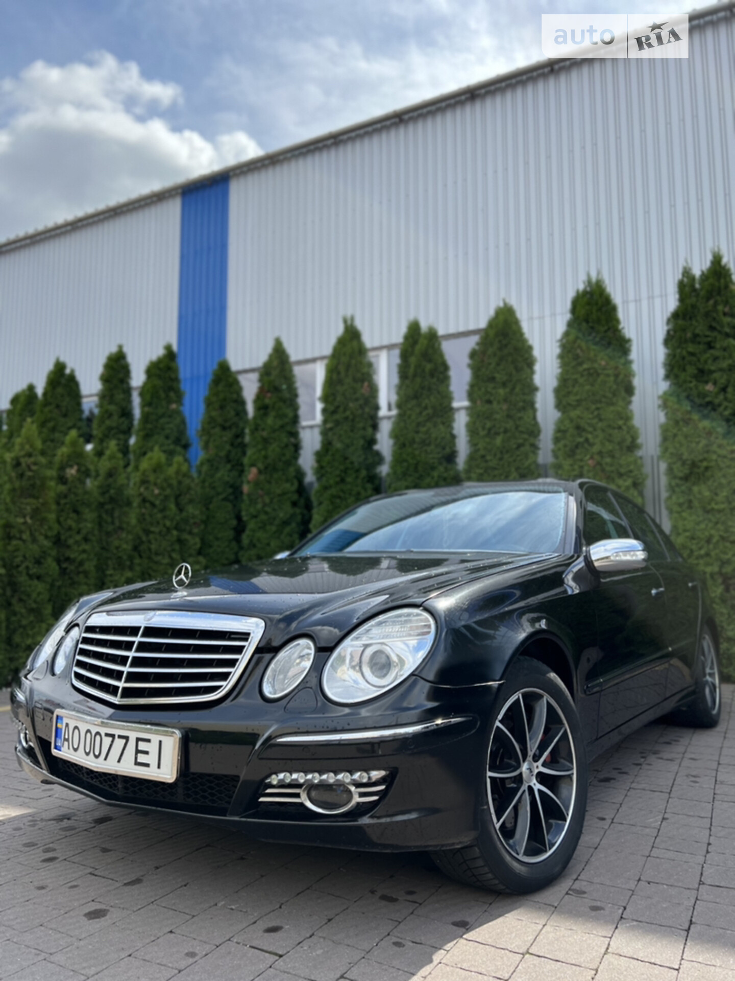 MERCEDES-BENZ E 320 2005