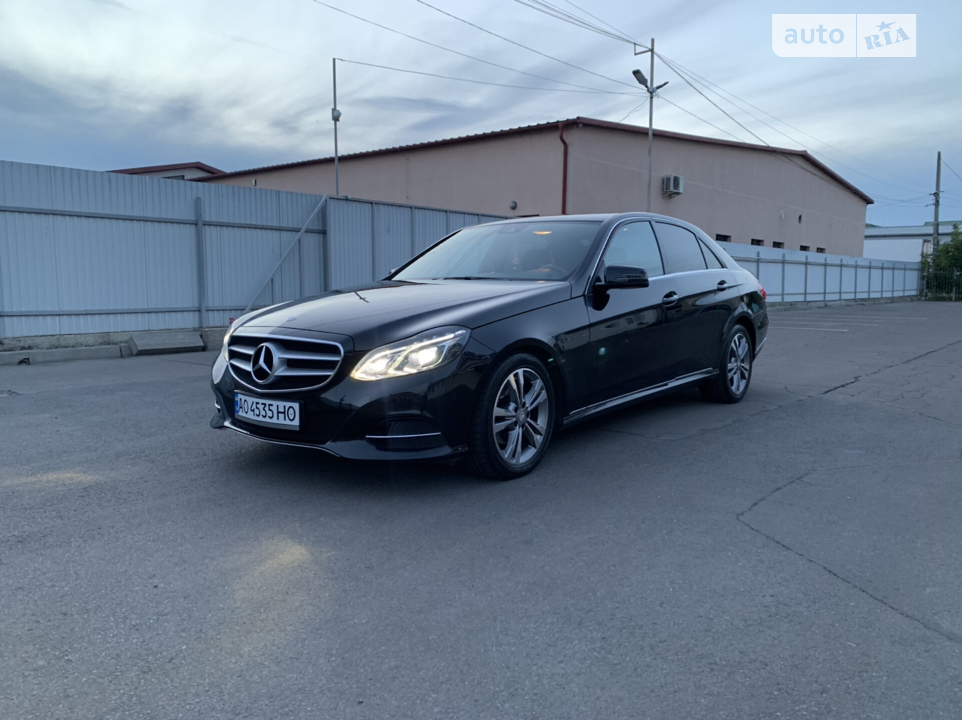 Головне фото звіту автомобіля MERCEDES-BENZ E 220 2015