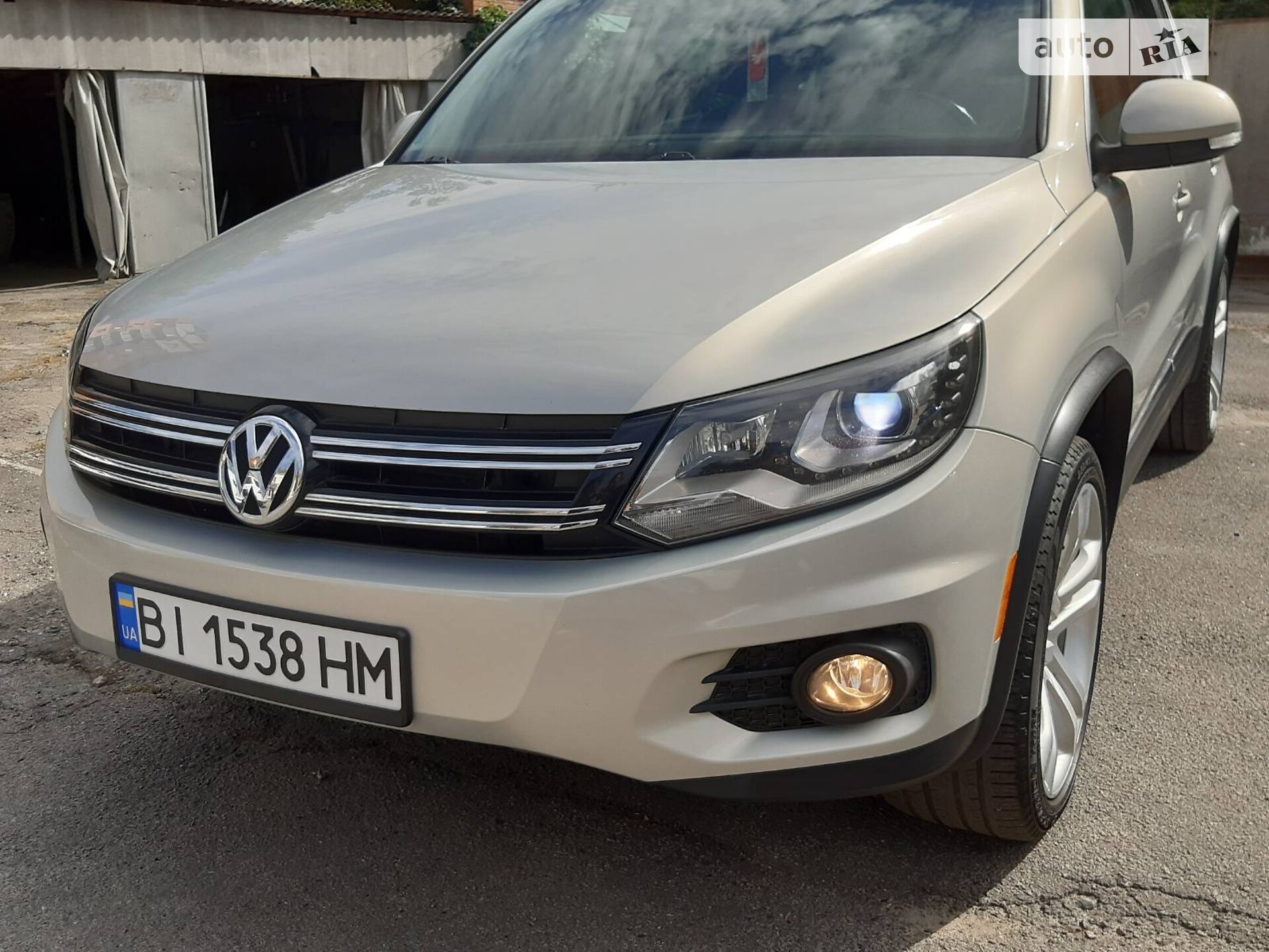 VOLKSWAGEN TIGUAN 2011
