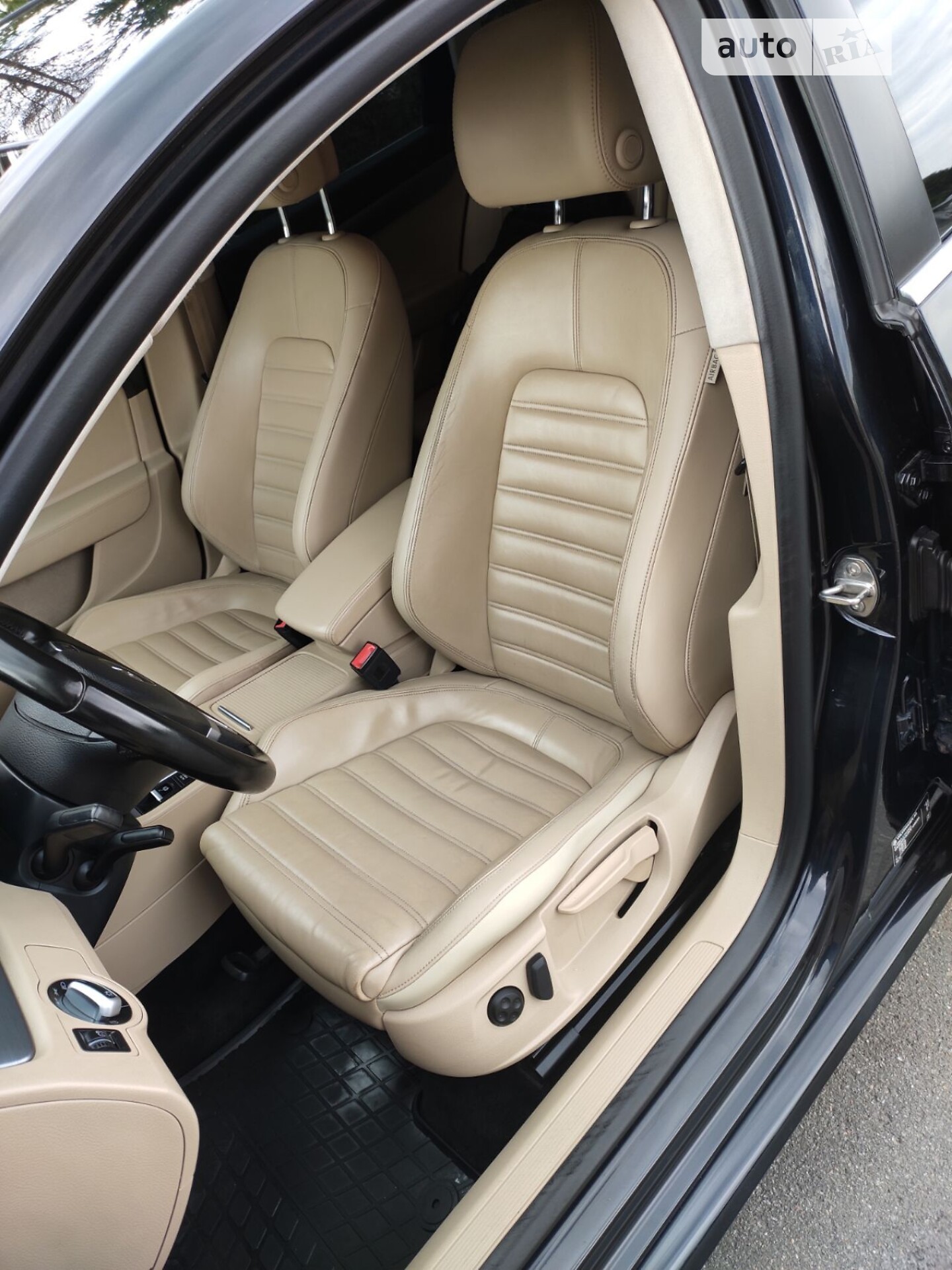 VOLKSWAGEN PASSAT 2012