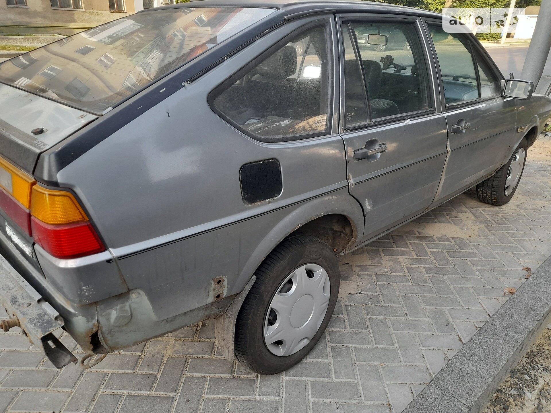VOLKSWAGEN PASSAT 1987