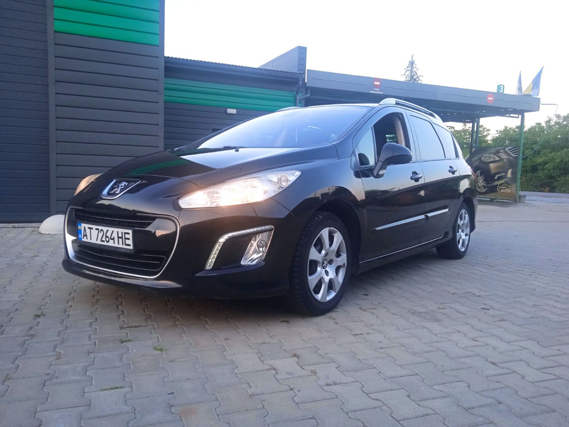PEUGEOT 308 2012