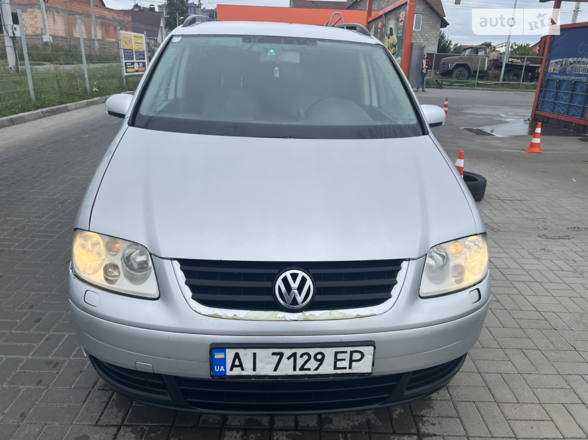 VOLKSWAGEN TOURAN 2004