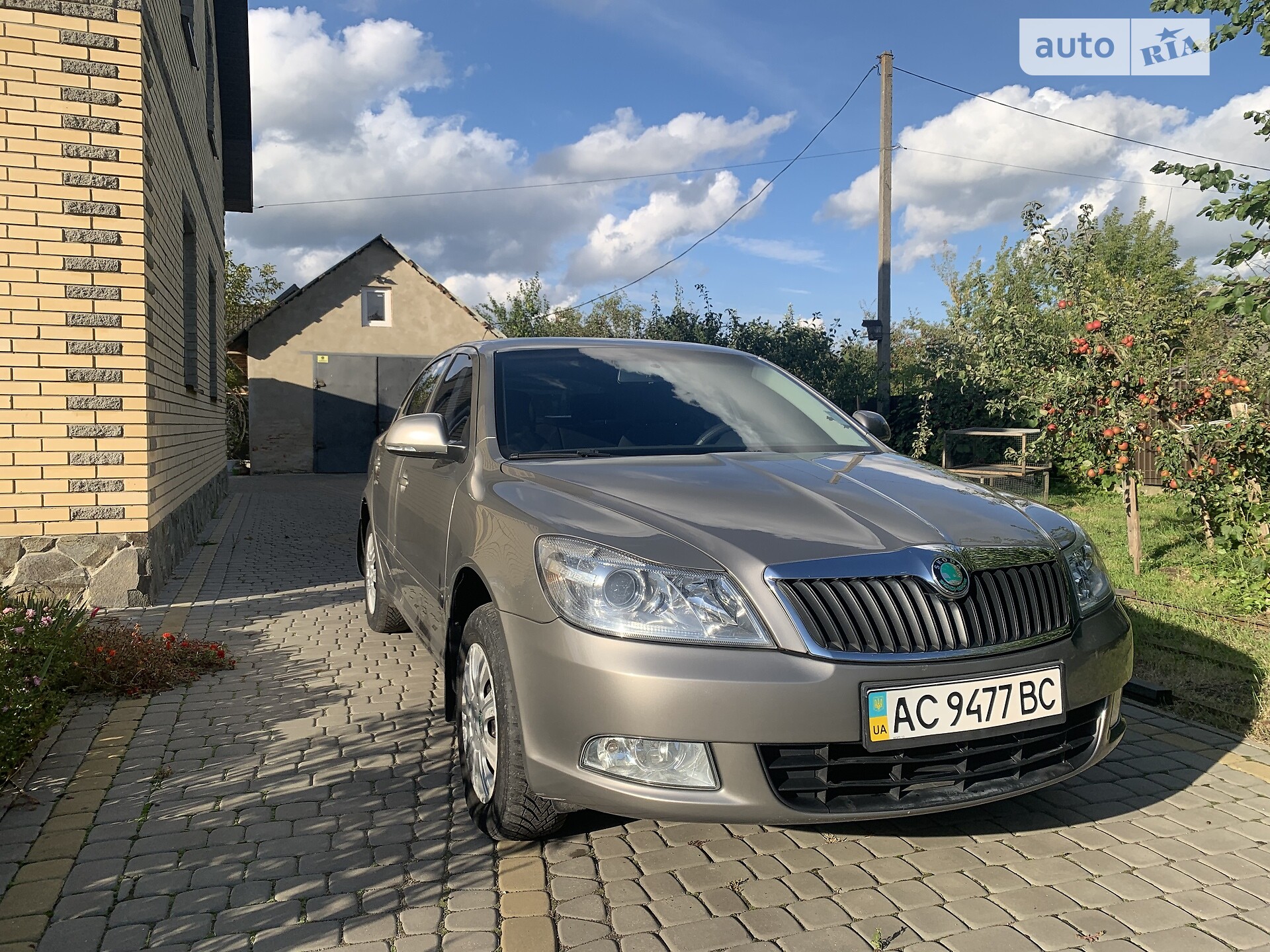 Головне фото звіту автомобіля SKODA OCTAVIA 2012