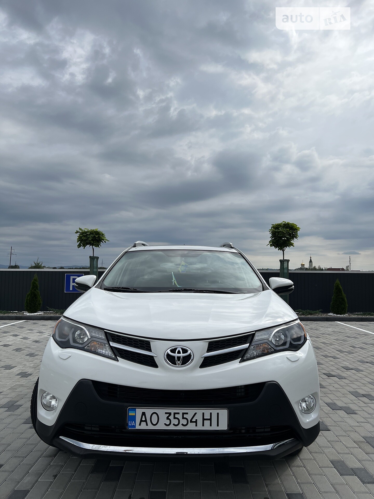 Головне фото звіту автомобіля TOYOTA RAV4 2014