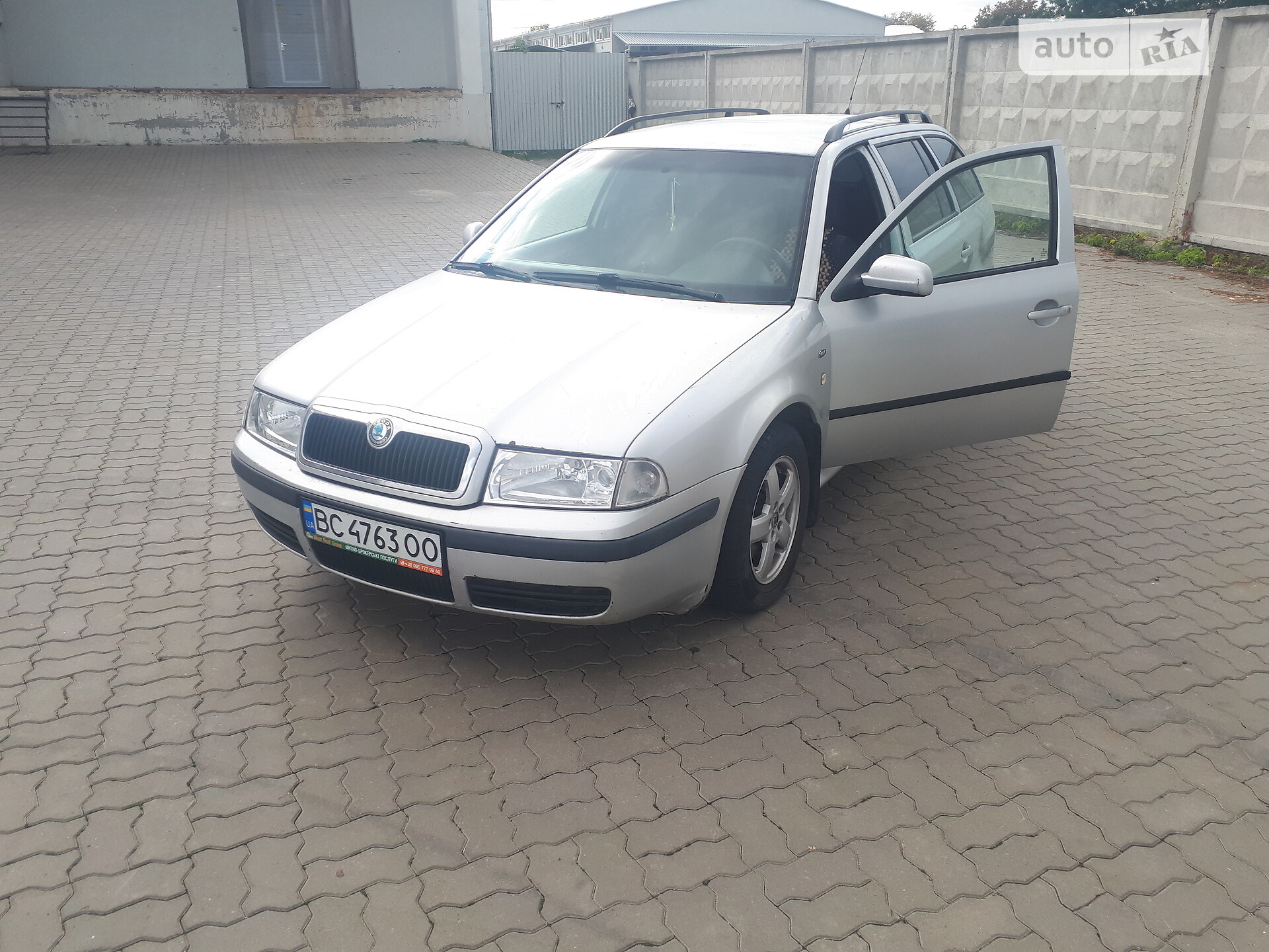 Головне фото звіту автомобіля SKODA OCTAVIA 2001