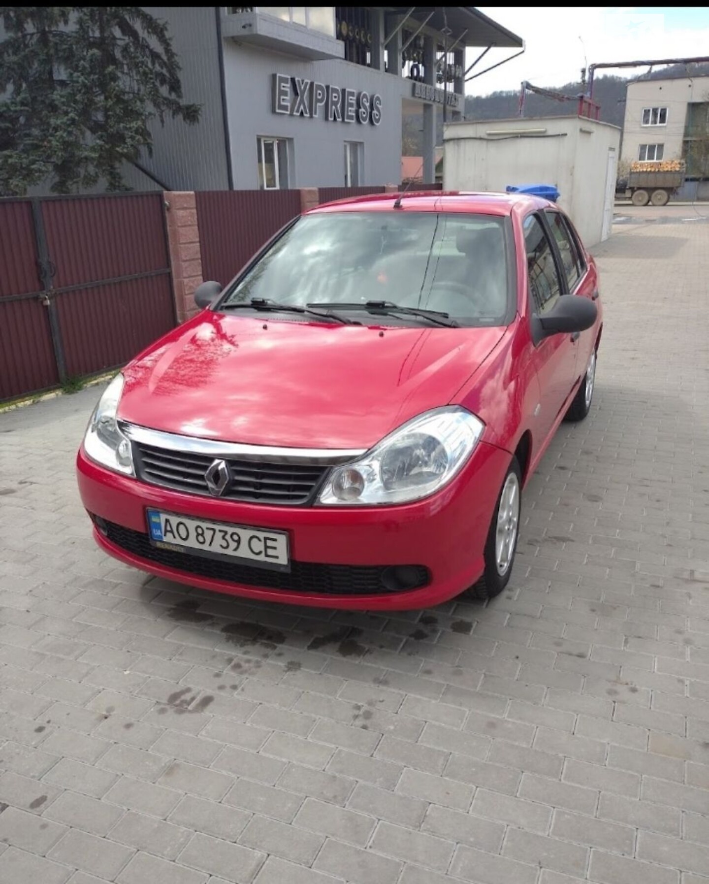 RENAULT THALIA 2012