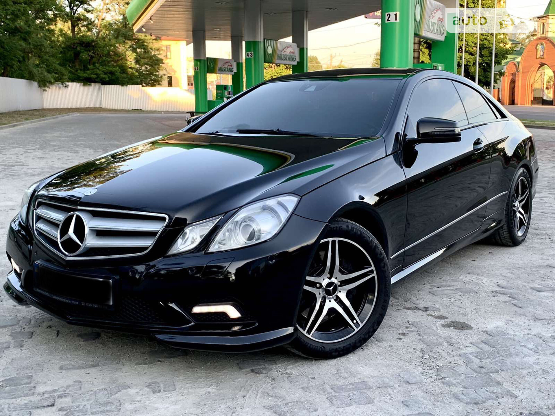 MERCEDES-BENZ E 250 CGI 2010