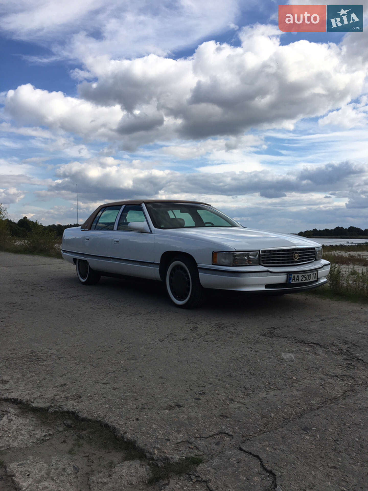 CADILLAC DE VILLE CONCOURS 1994