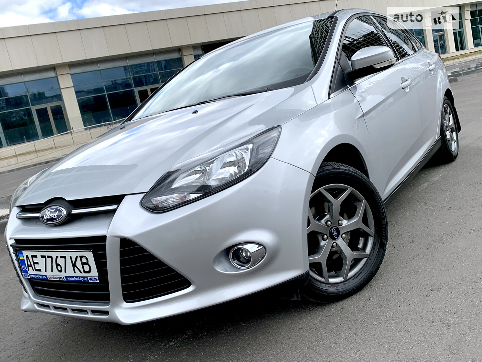 Головне фото звіту автомобіля FORD FOCUS 2012