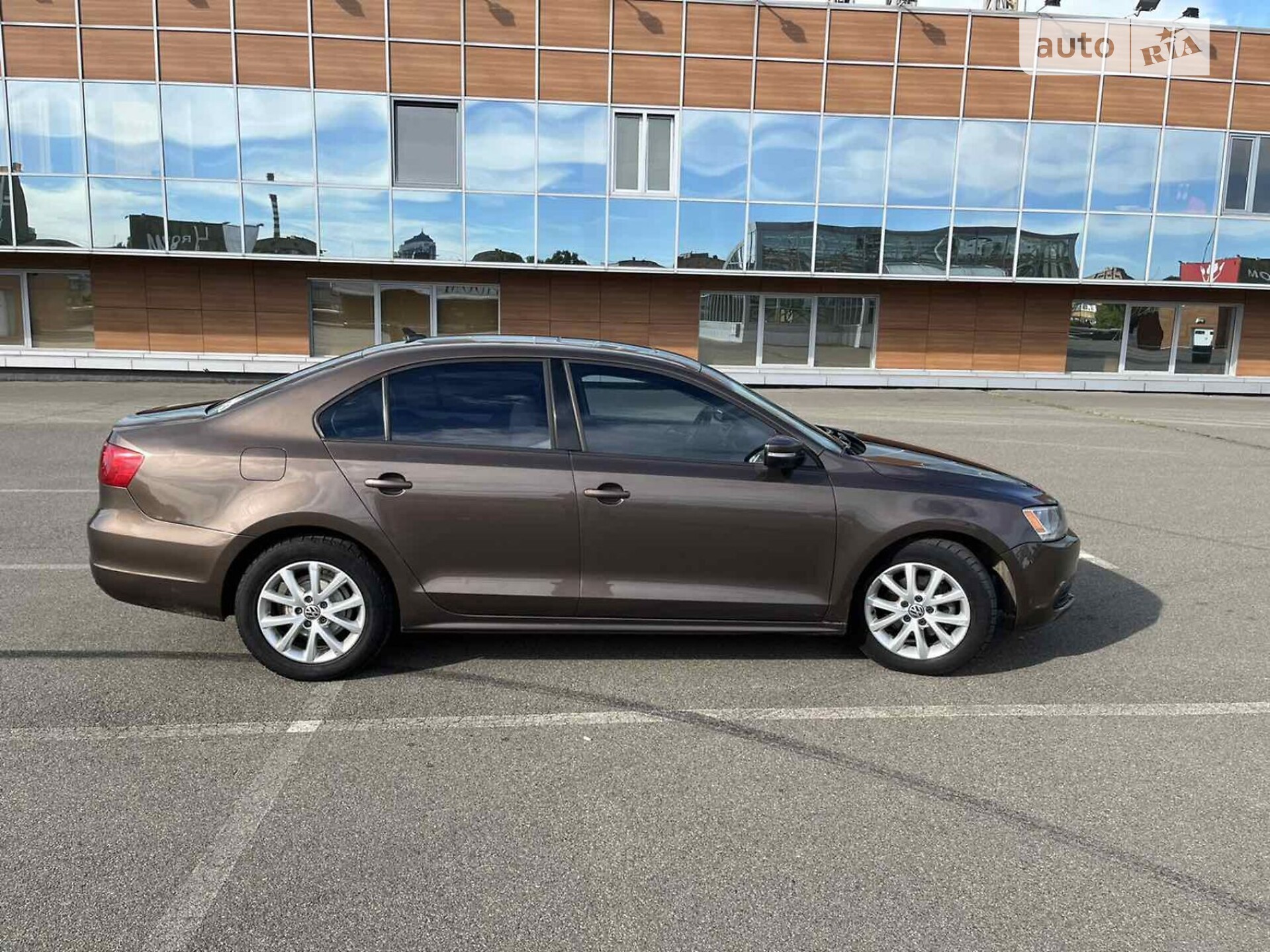 VOLKSWAGEN JETTA 2011