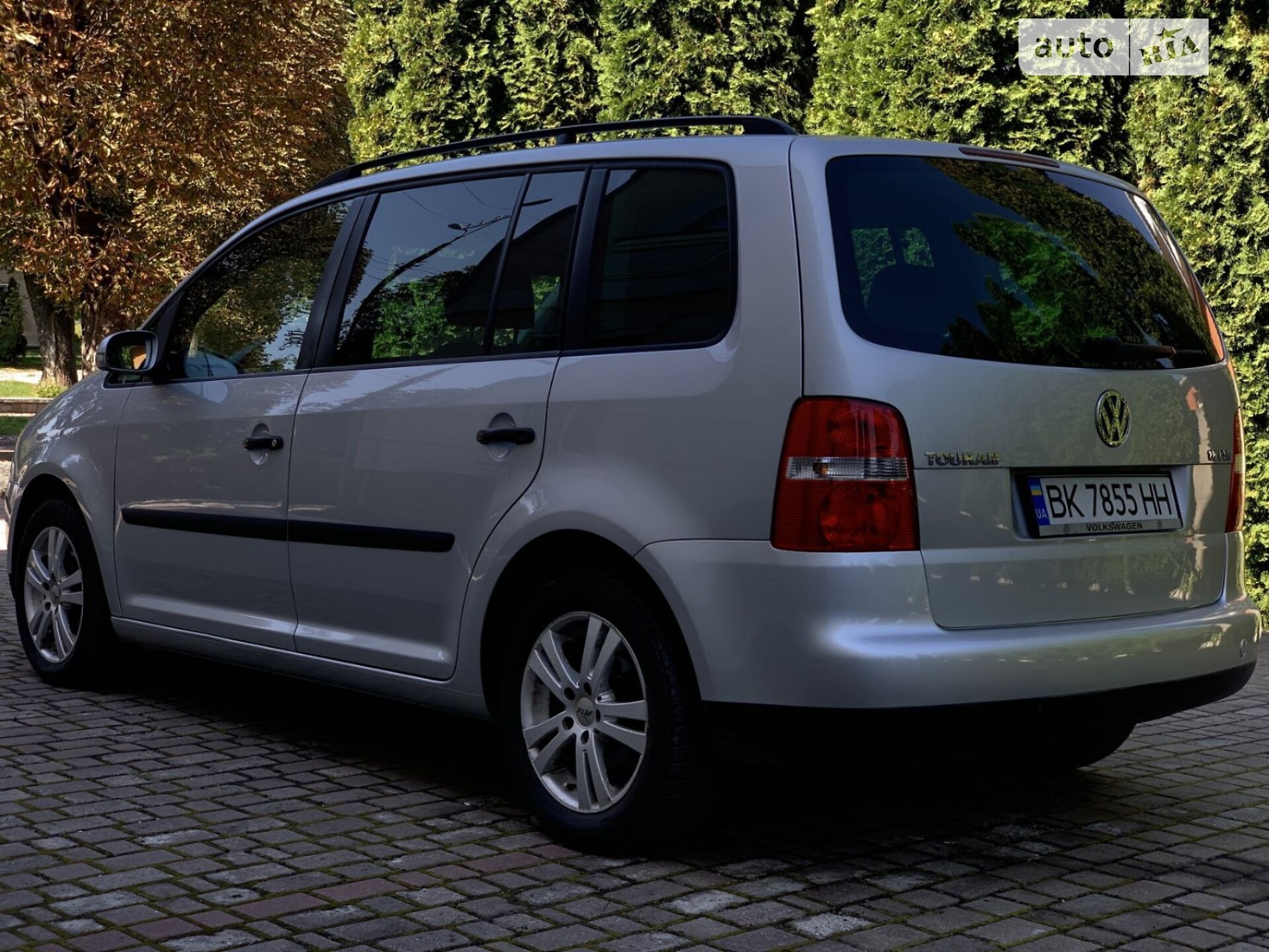 VOLKSWAGEN TOURAN 2004