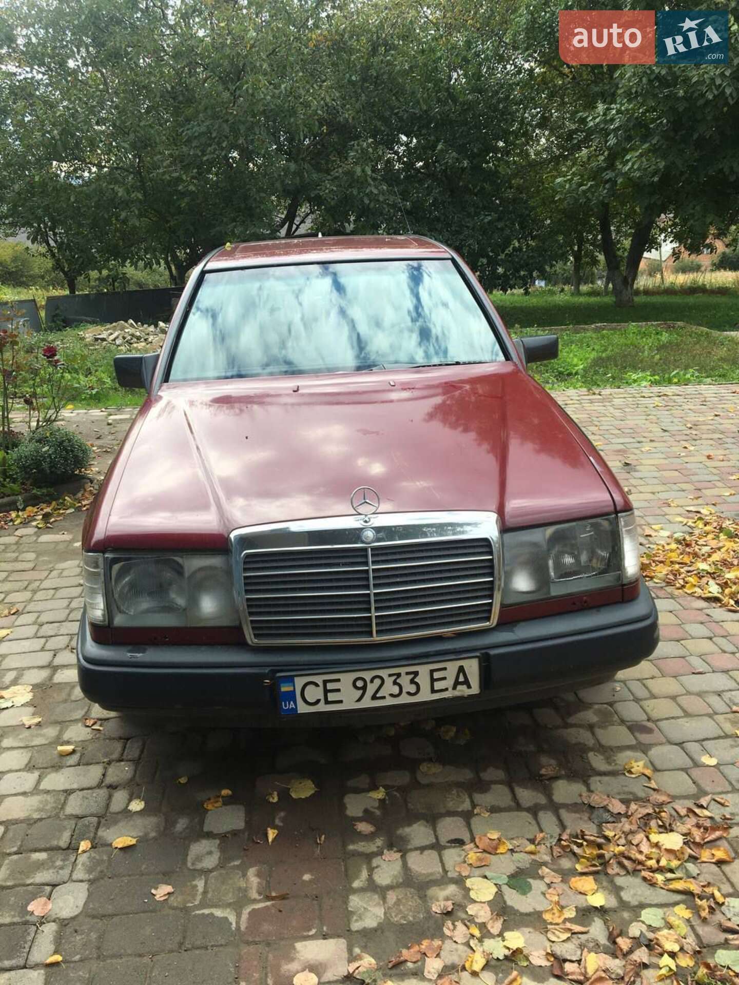 MERCEDES-BENZ 230 1987