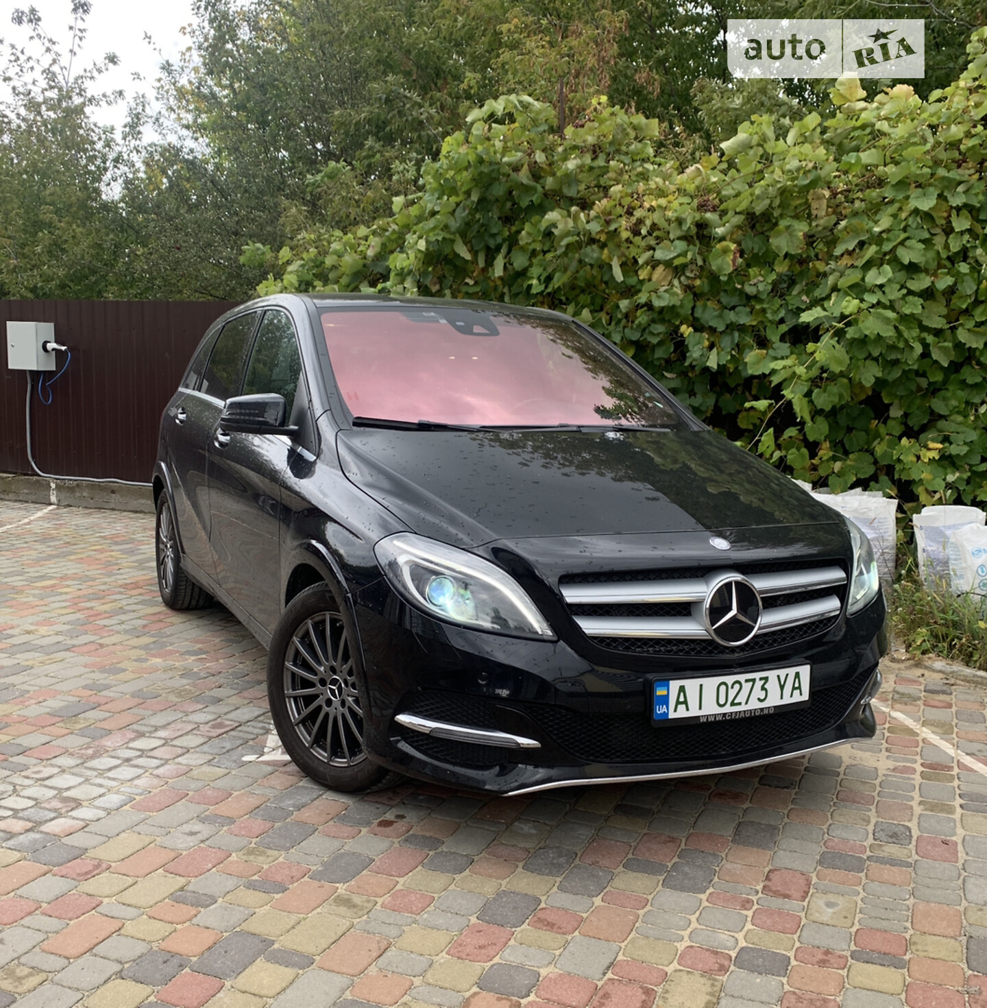 MERCEDES-BENZ B 200 2015