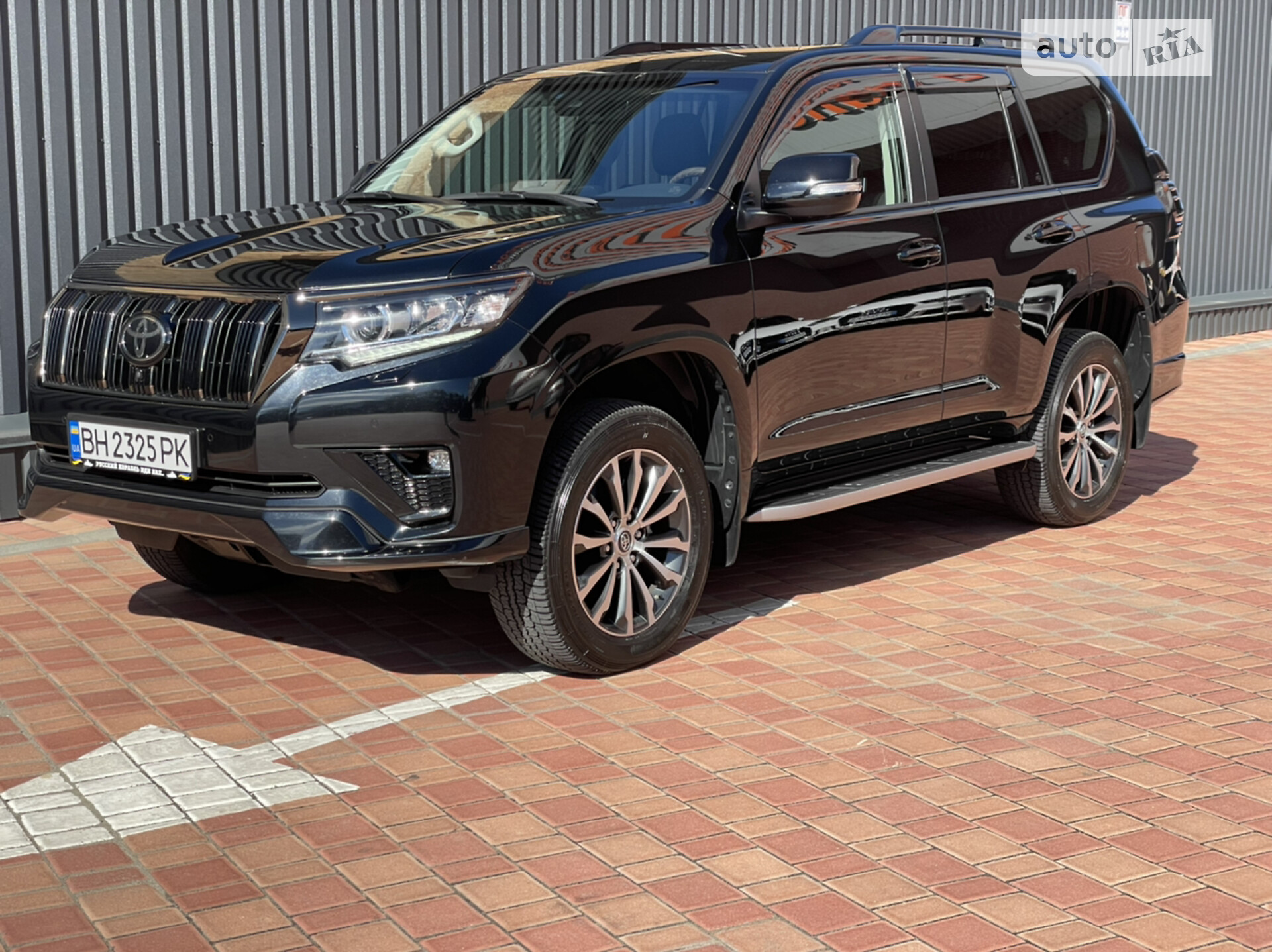 Головне фото звіту автомобіля TOYOTA LAND CRUISER PRADO 150 2021