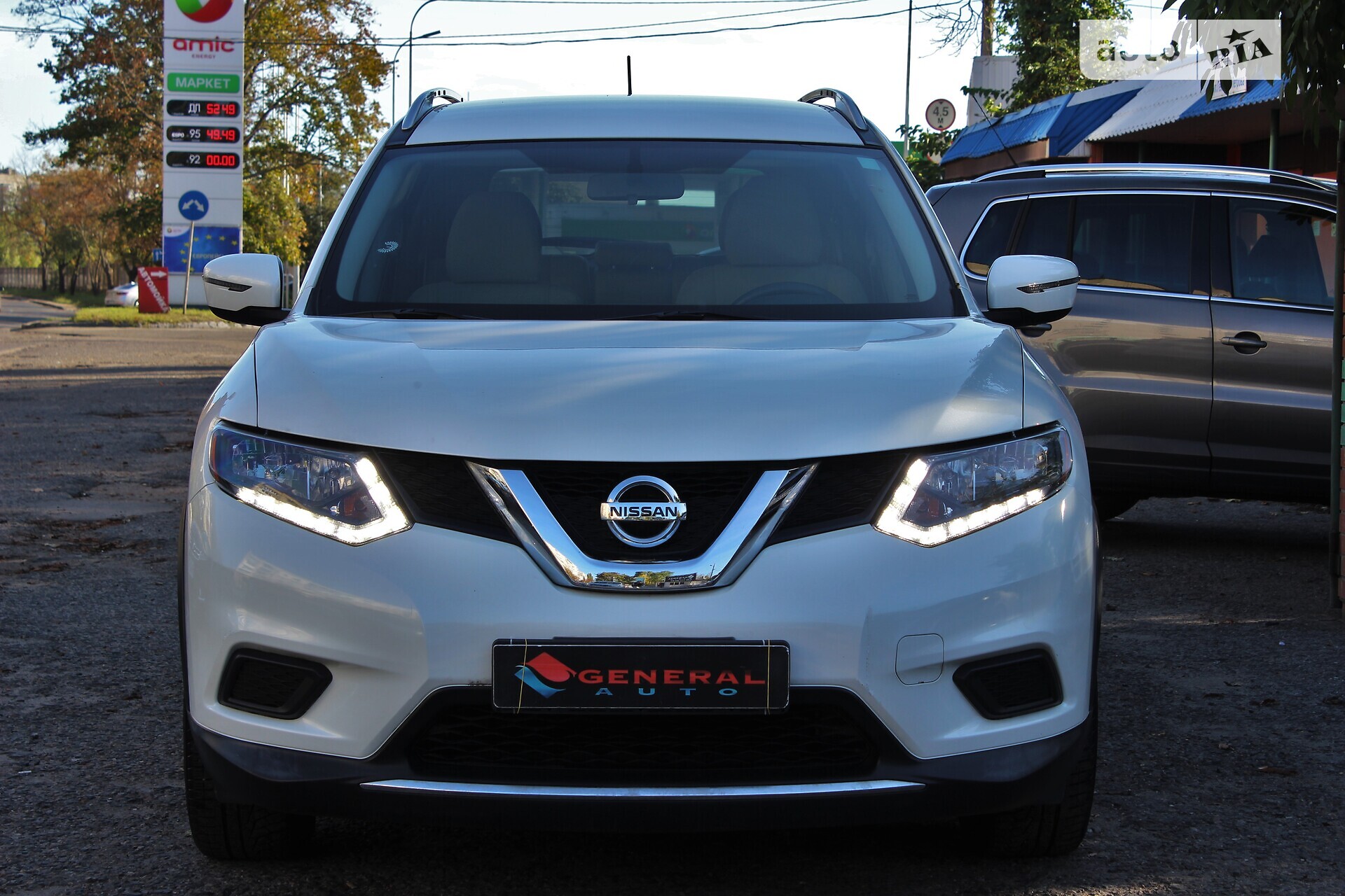 Головне фото звіту автомобіля NISSAN ROGUE 2016