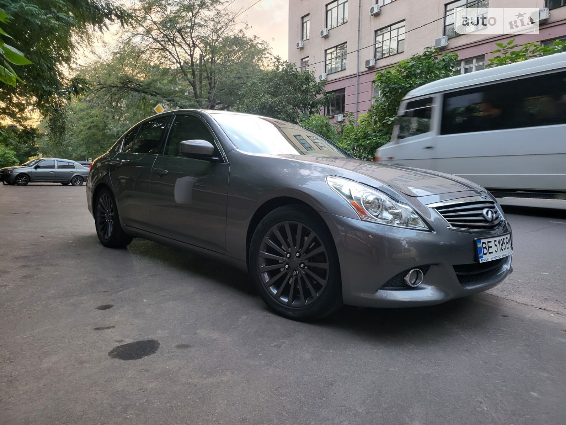 Infiniti G25 2011