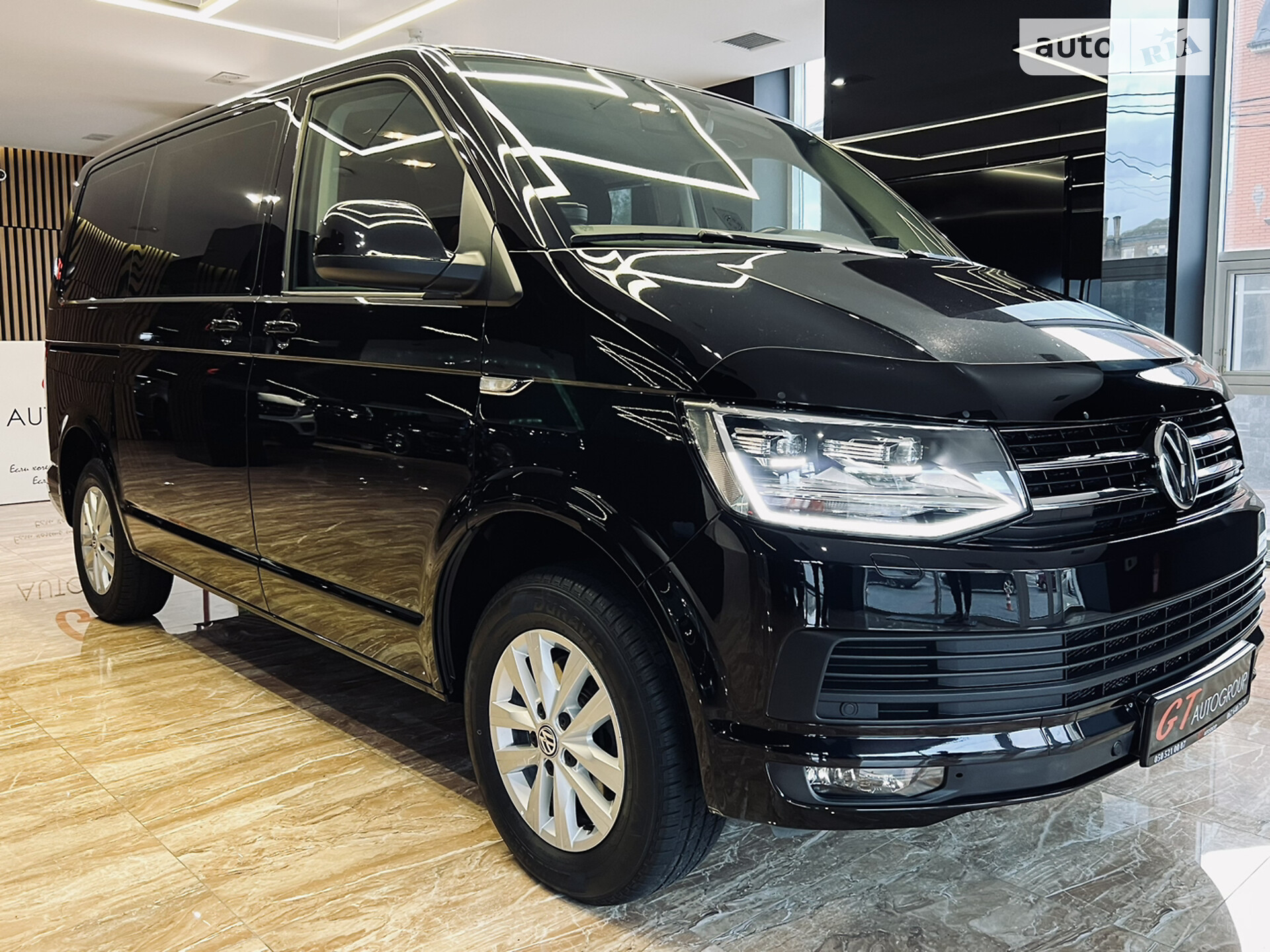 VOLKSWAGEN CARAVELLE 2017