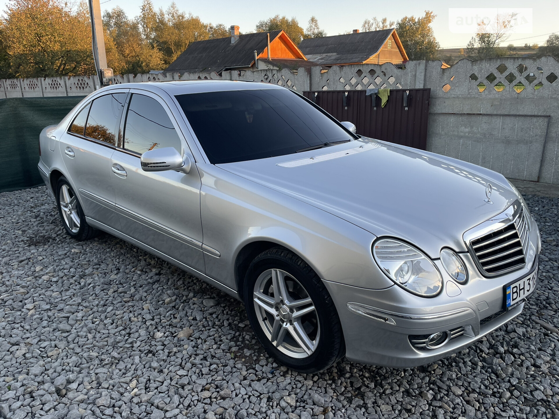 MERCEDES-BENZ E 320 2004