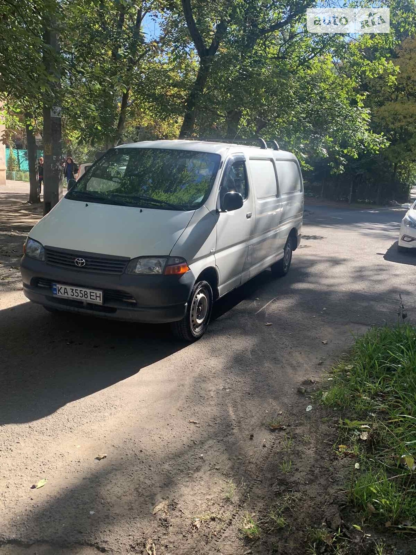 TOYOTA HI ACE 2004