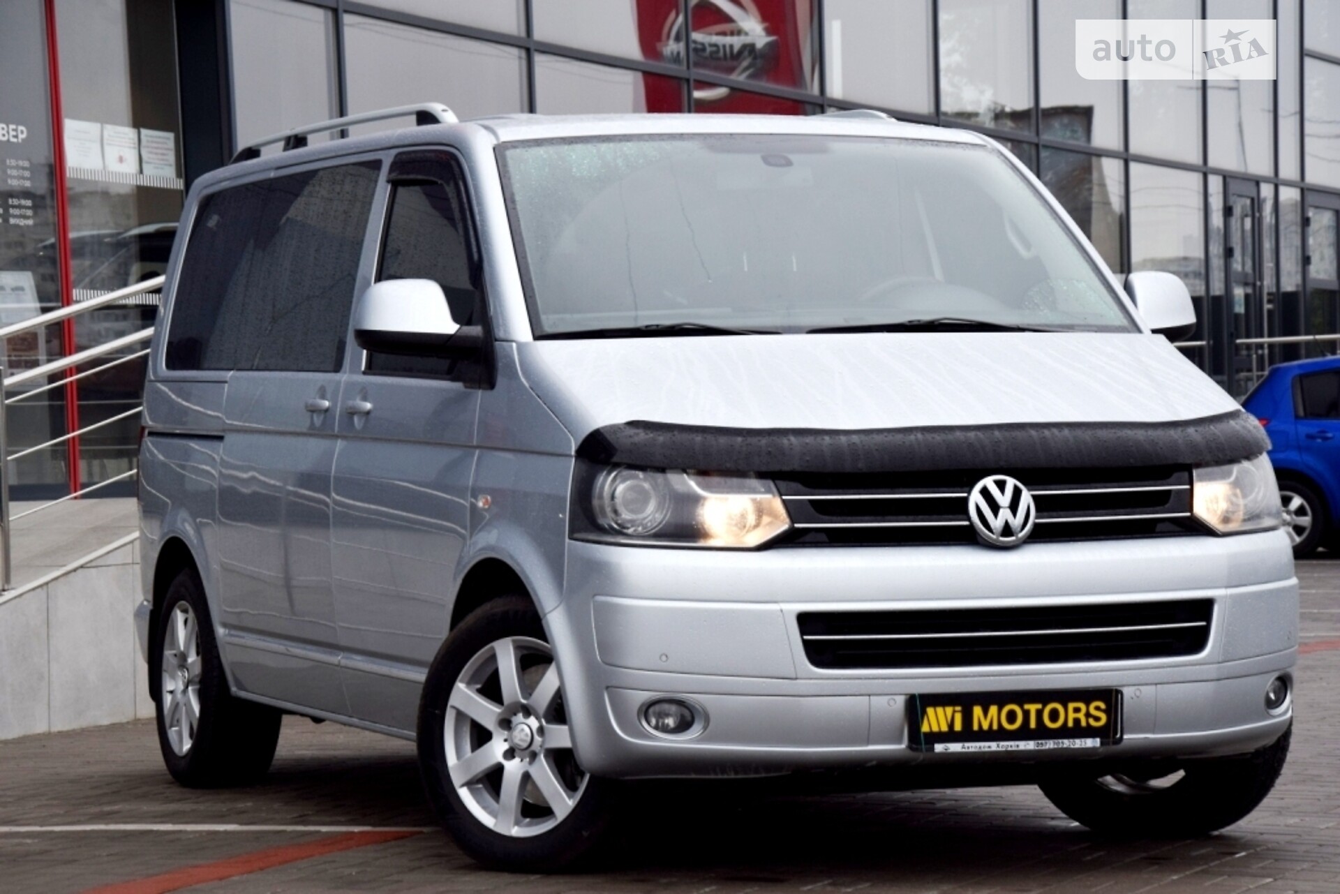 VOLKSWAGEN MULTIVAN 2011