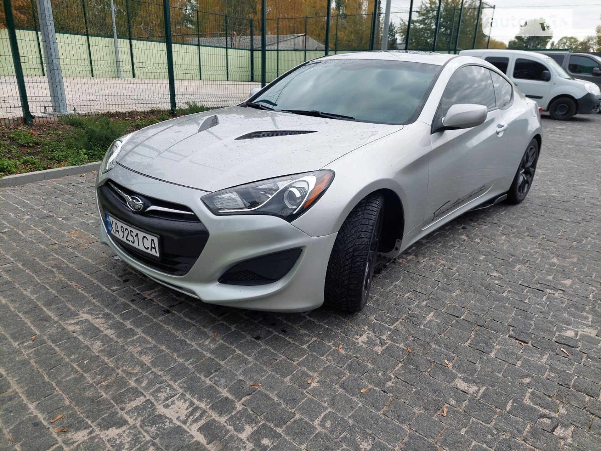 HYUNDAI GENESIS 2012