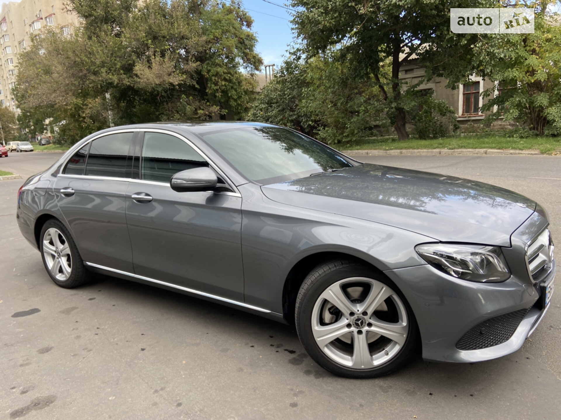 MERCEDES-BENZ E 220 D