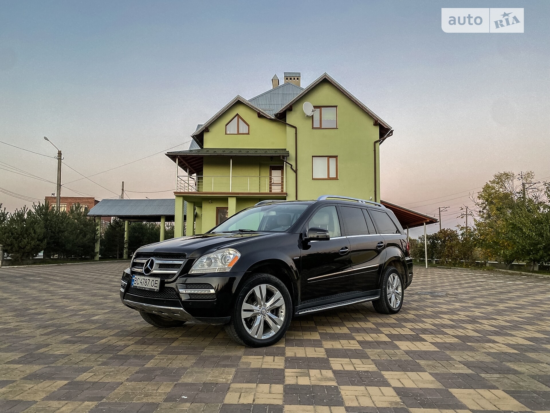 Головне фото звіту автомобіля MERCEDES-BENZ GL 350 2010
