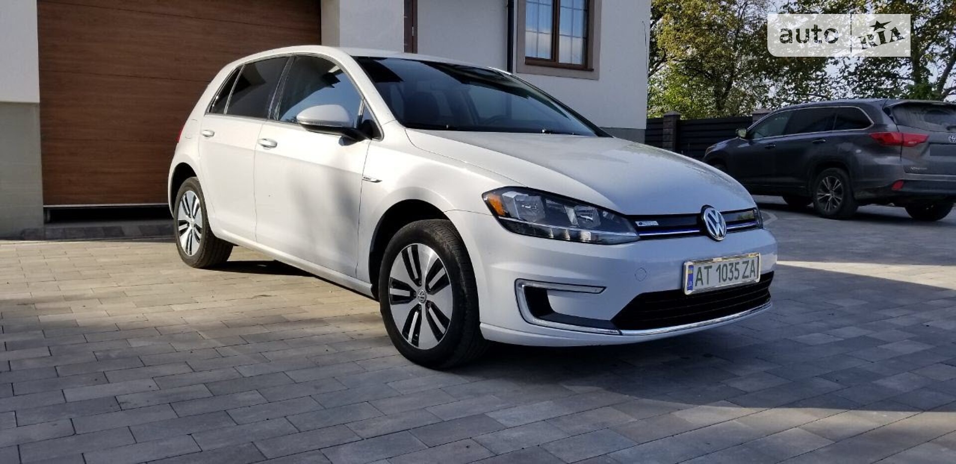 VOLKSWAGEN E-GOLF 2017