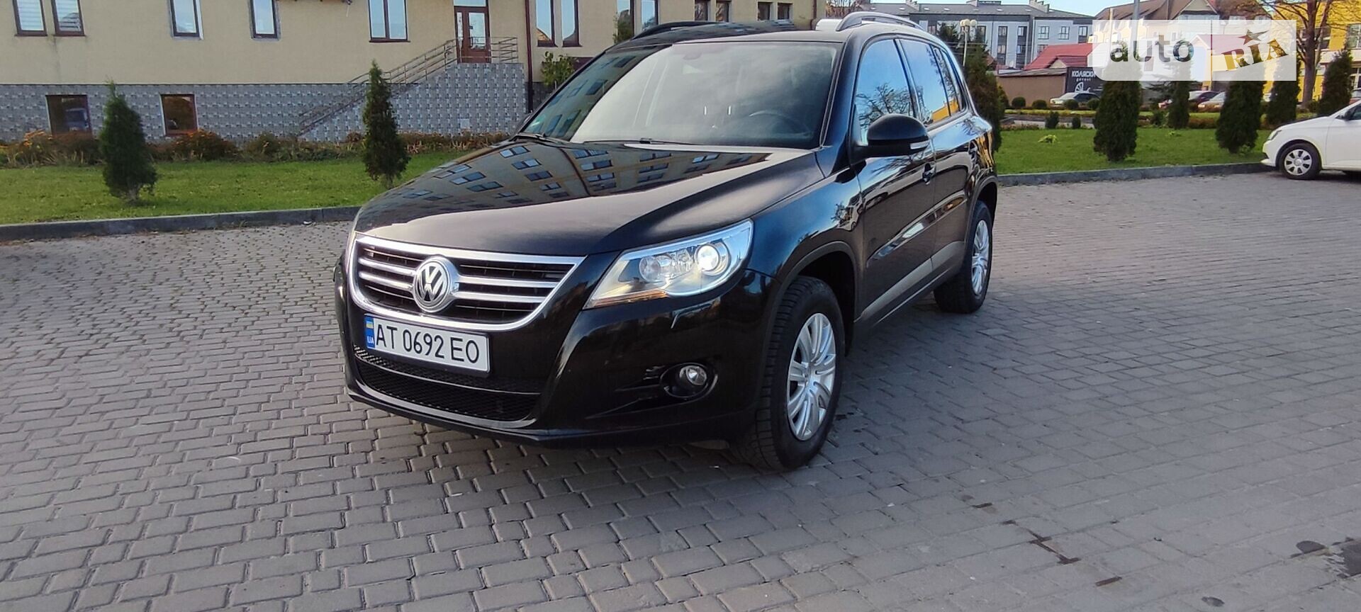 VOLKSWAGEN TIGUAN 2011