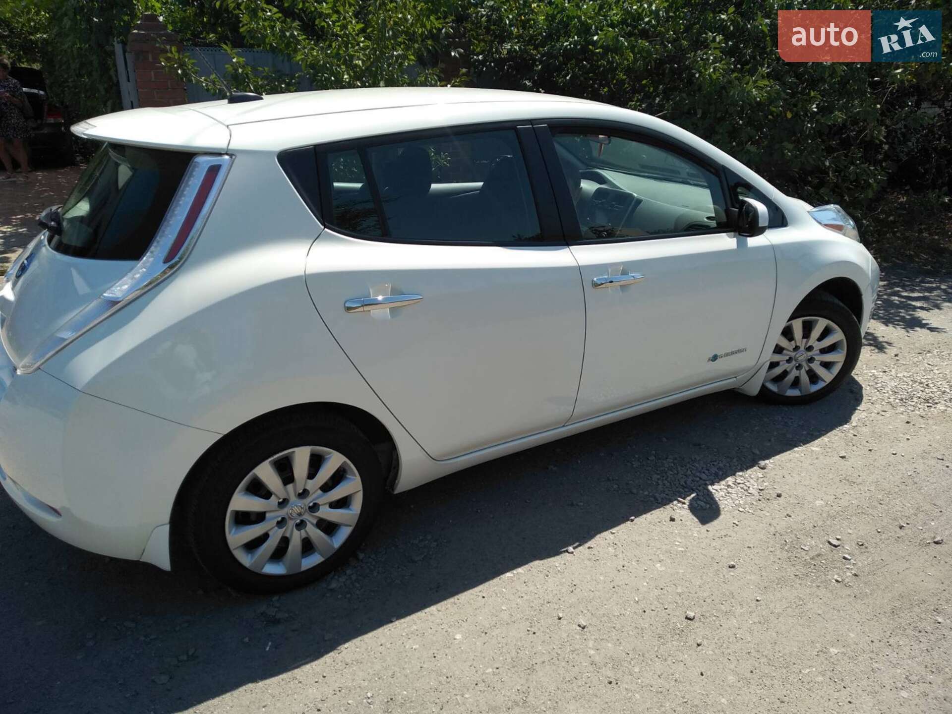 NISSAN LEAF 2017